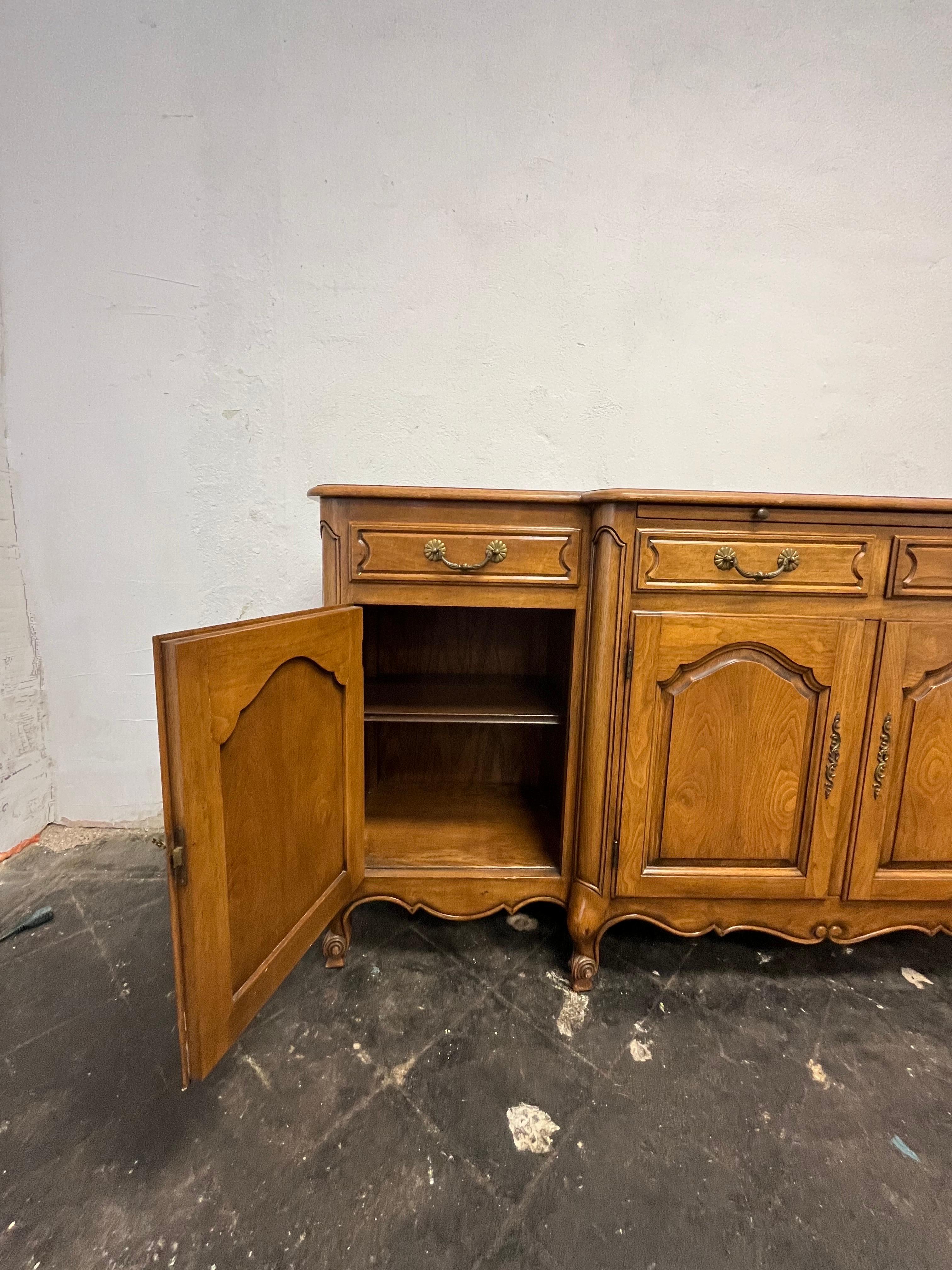 Servidor buffet vintage estilo Luis XV provincial francés Bodart Madera en venta