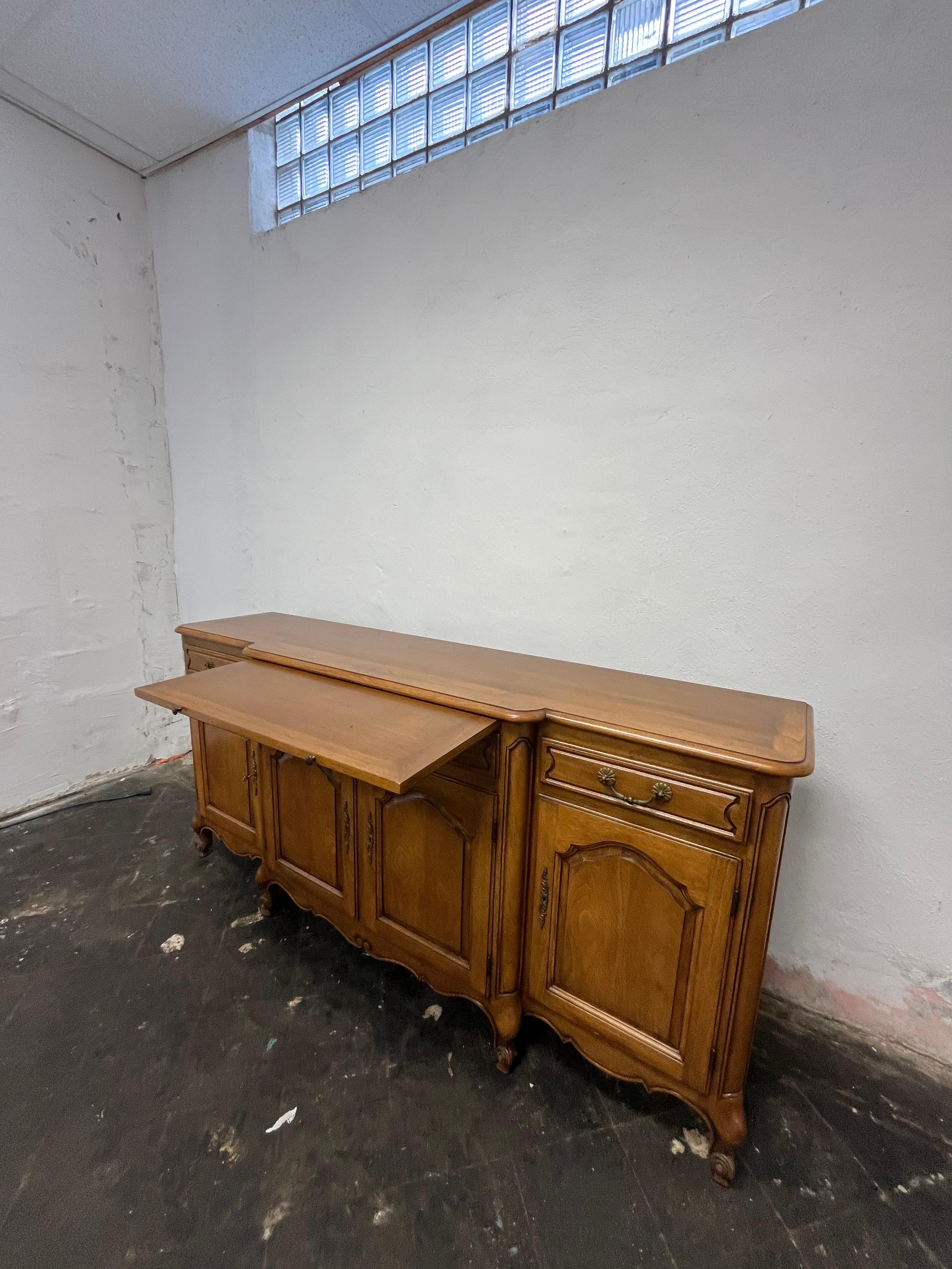 Servidor buffet vintage estilo Luis XV provincial francés Bodart en venta 1