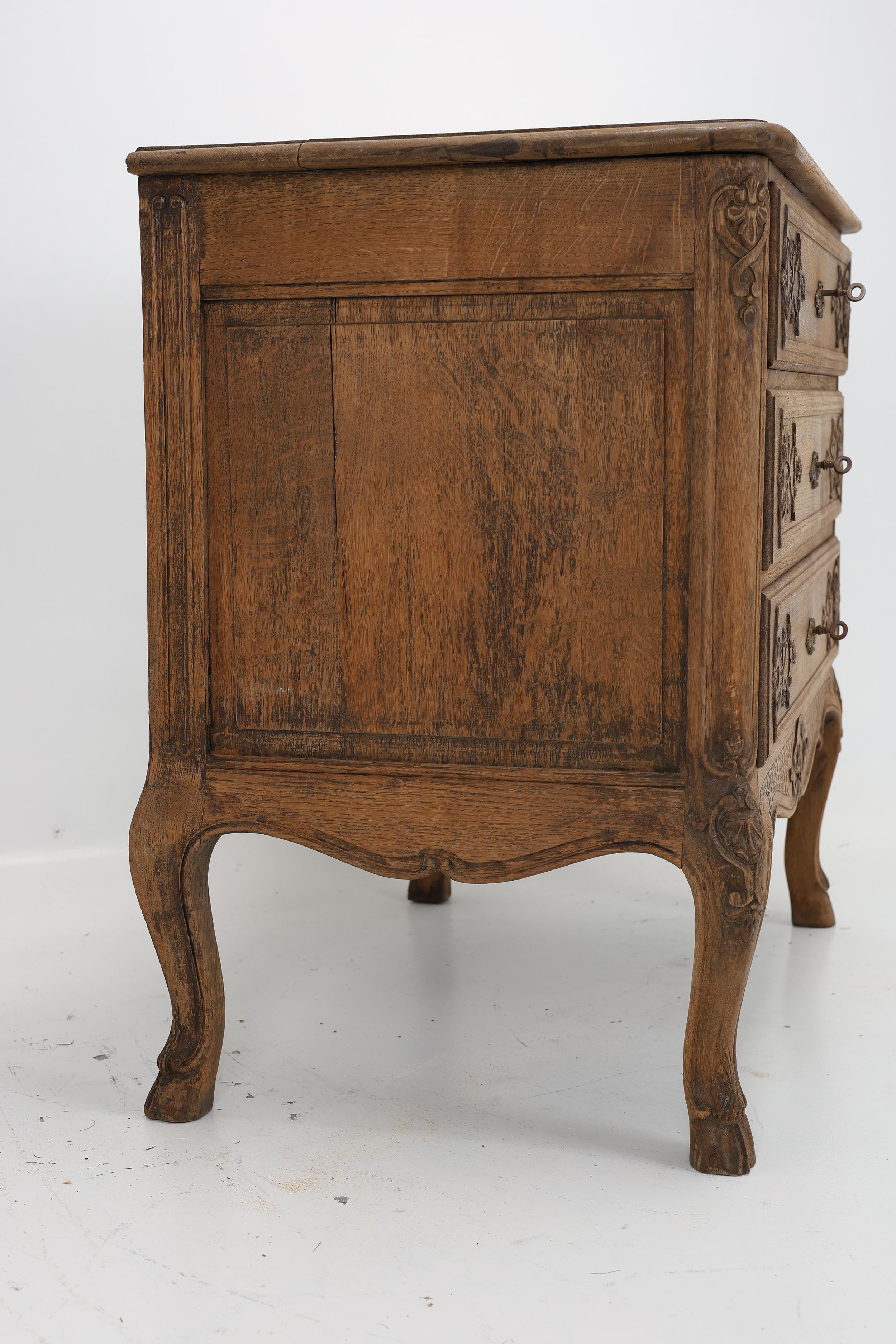 Vintage French Provincial Louis XV Style Carved Chest of Drawers For Sale 9