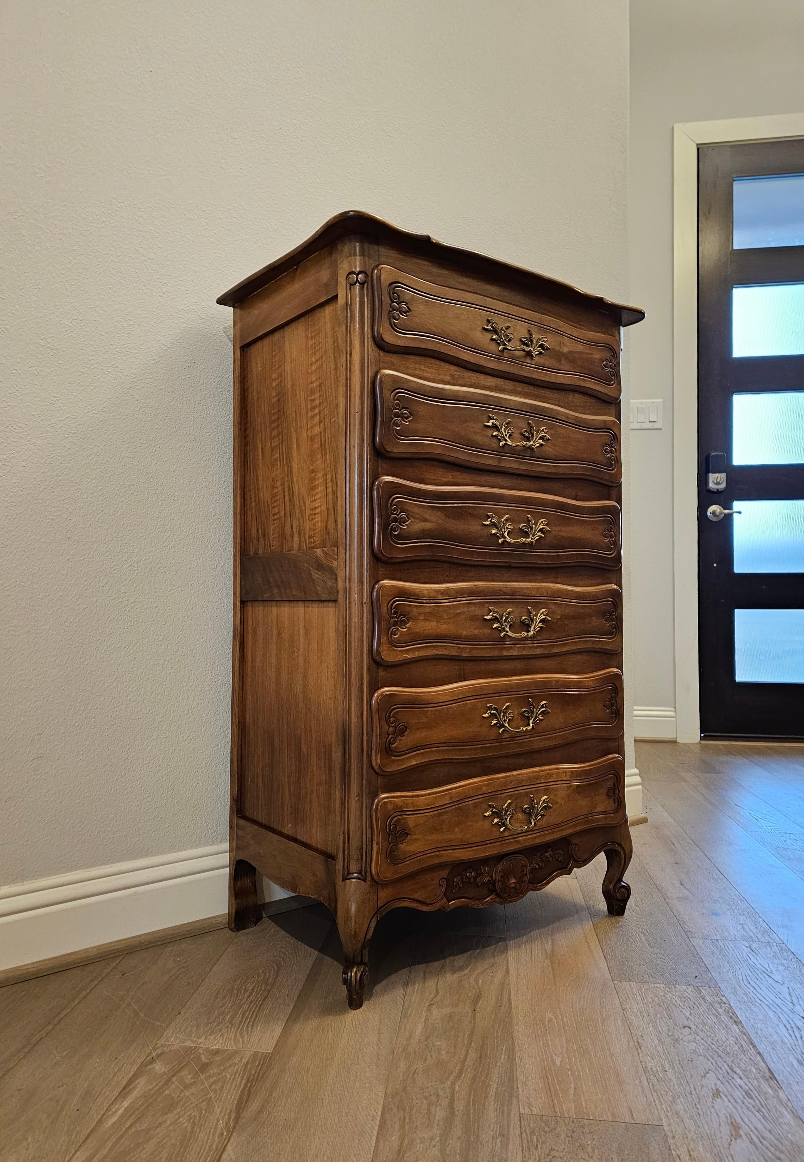 20th Century Vintage French Provincial Louis XV Style Chest of Drawers For Sale