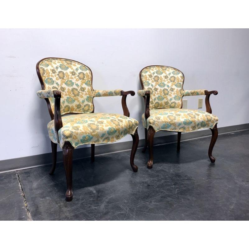 Vintage French Provincial Louis XV Style Fauteuils Open Armchairs - Pair In Good Condition In Charlotte, NC