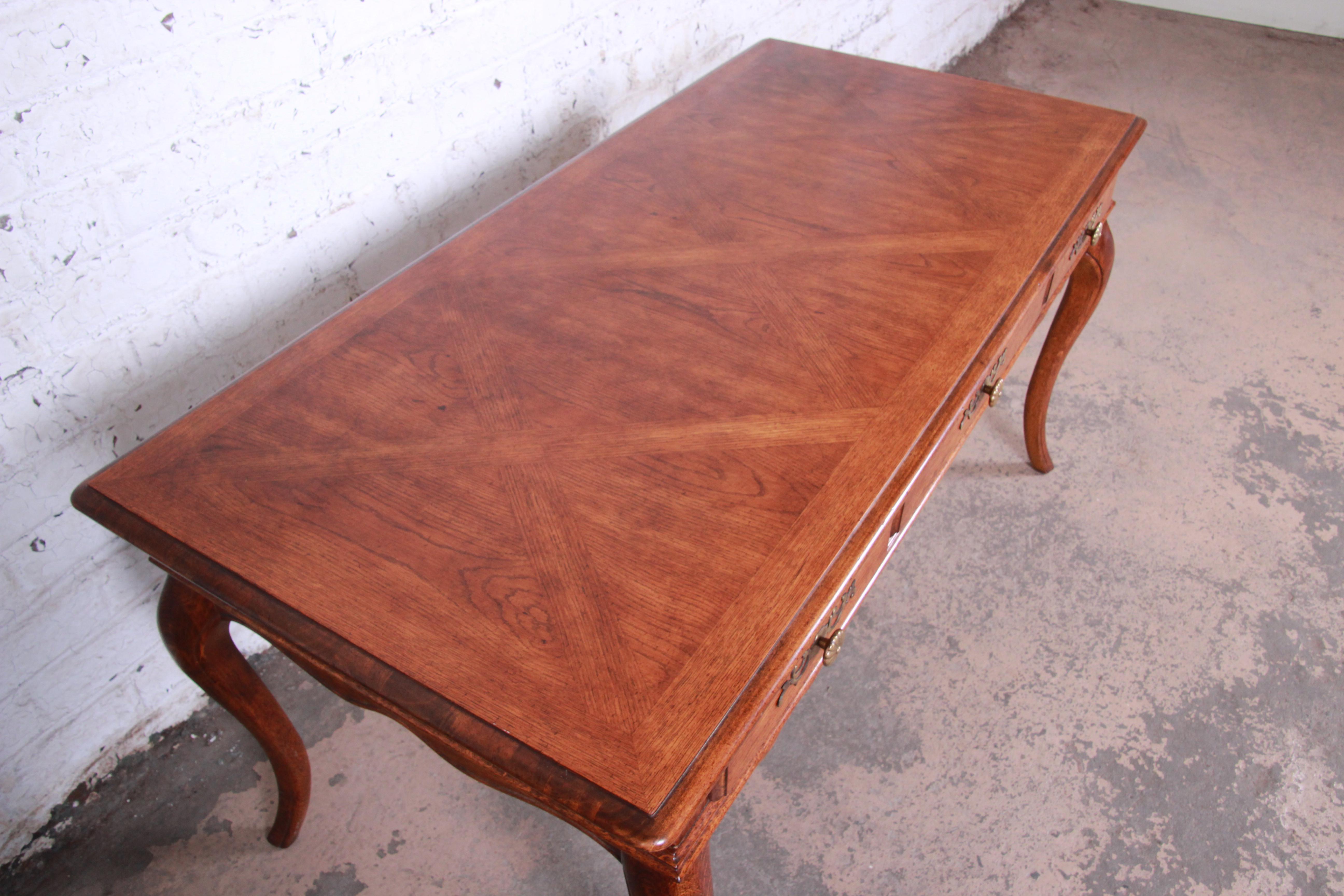 Vintage French Provincial Louis XV Style Oak Writing Desk by Hickory In Good Condition In South Bend, IN