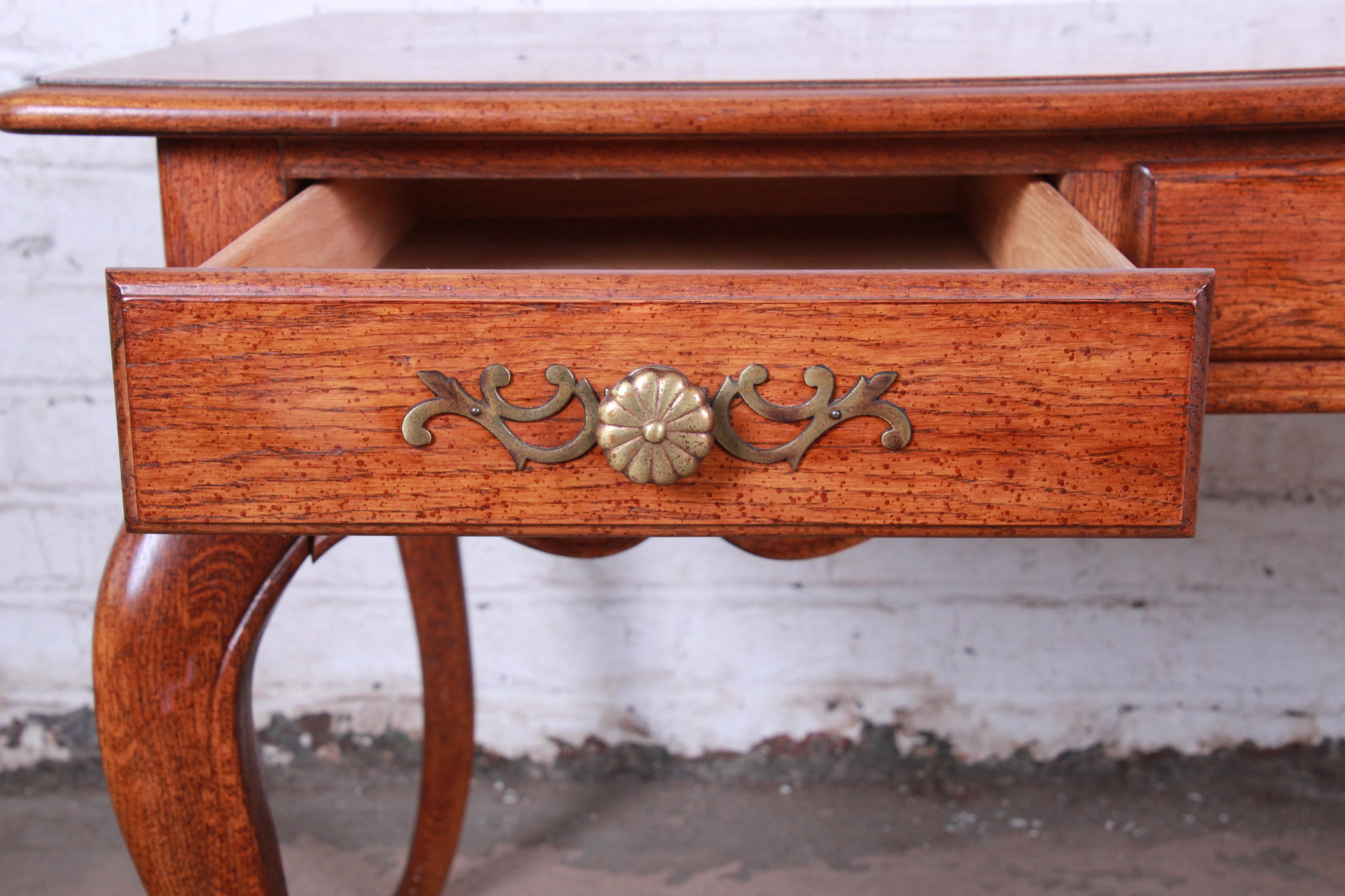 Vintage French Provincial Louis XV Style Oak Writing Desk by Hickory In Good Condition In South Bend, IN