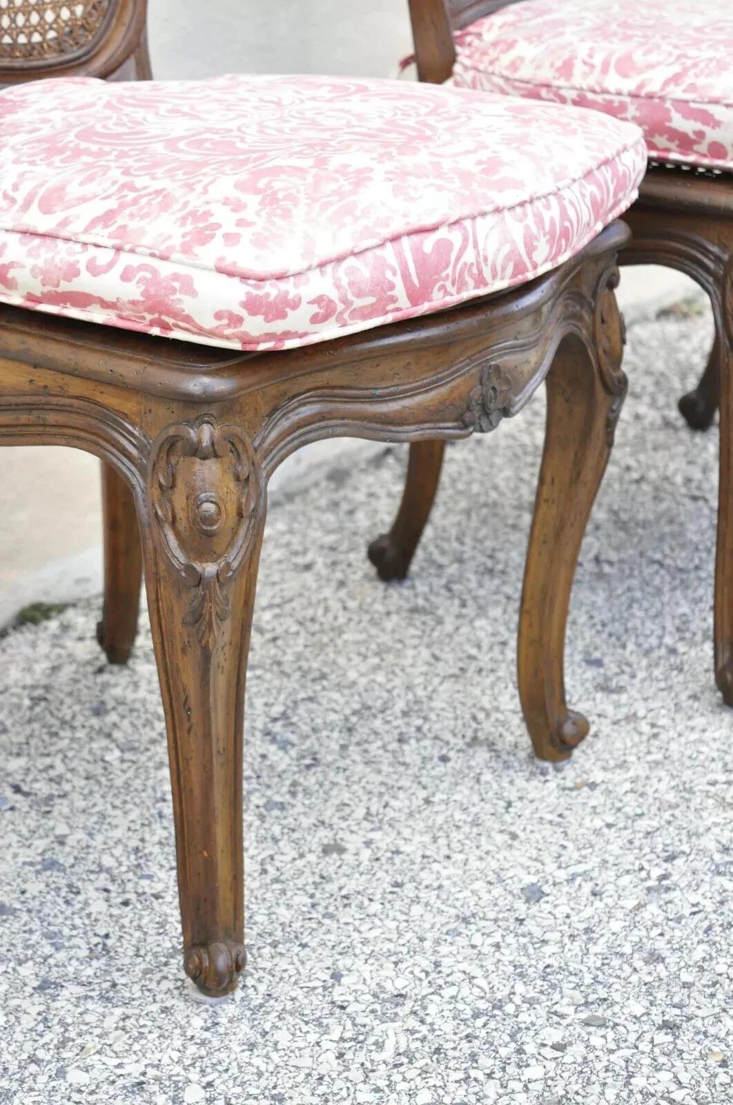 17ème siècle Chaises d'appoint en noyer de style Louis XV - Lot de 6 en vente