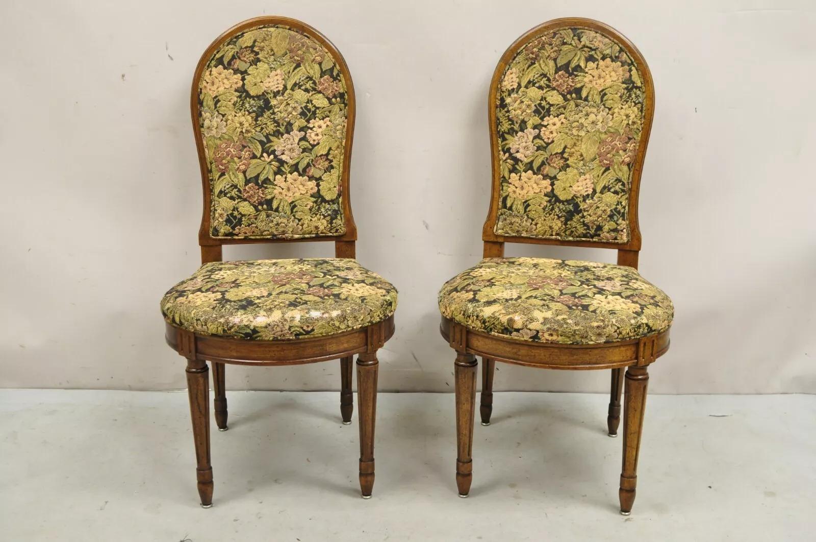 Sedie laterali imbottite in legno di noce stile Luigi XVI, vintage, coppia in vendita 4