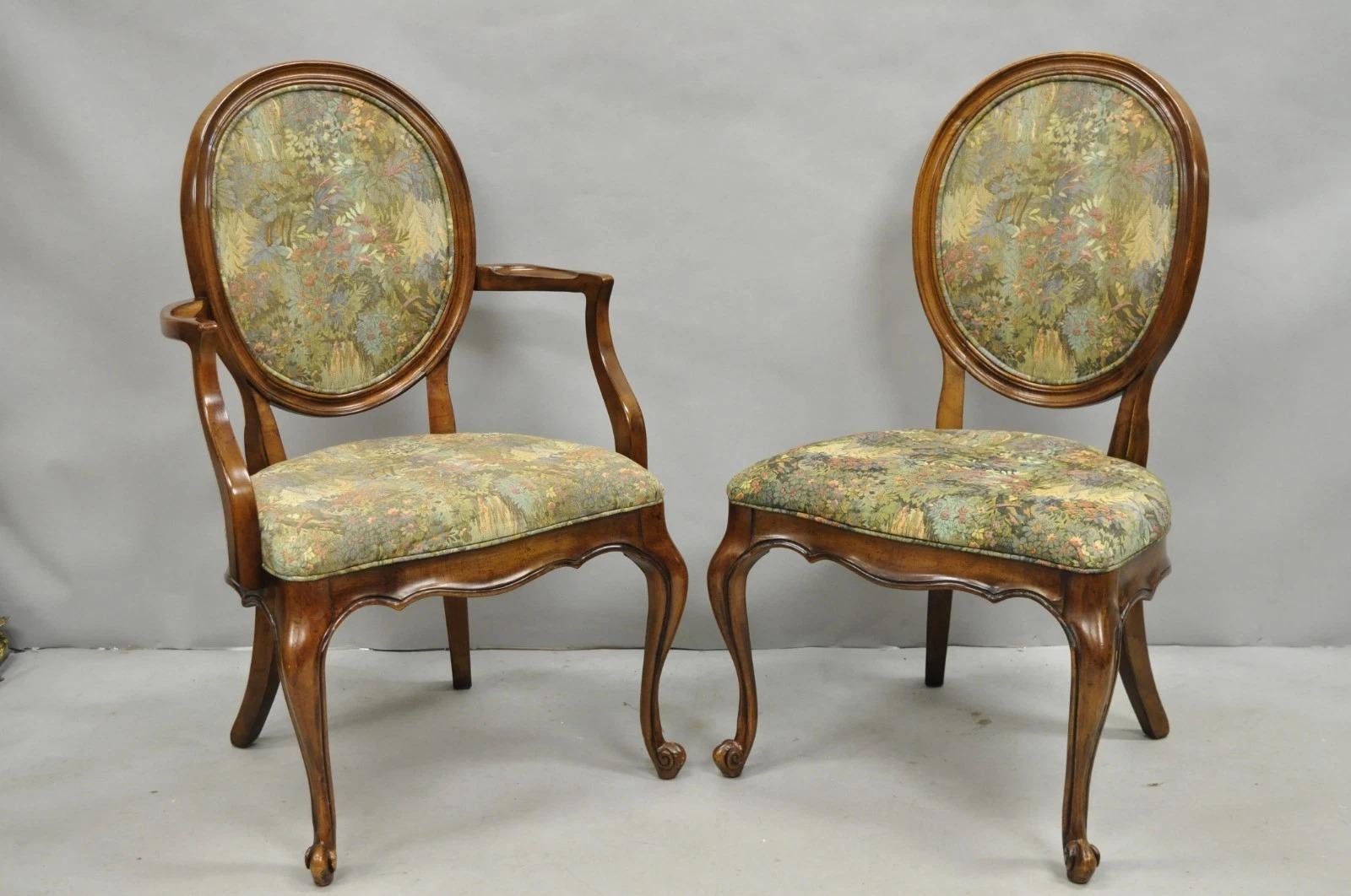 Altro Sedie da pranzo imbottite con schienale a palloncino ovale della provincia francese vintage - Set di 8 sedie in vendita