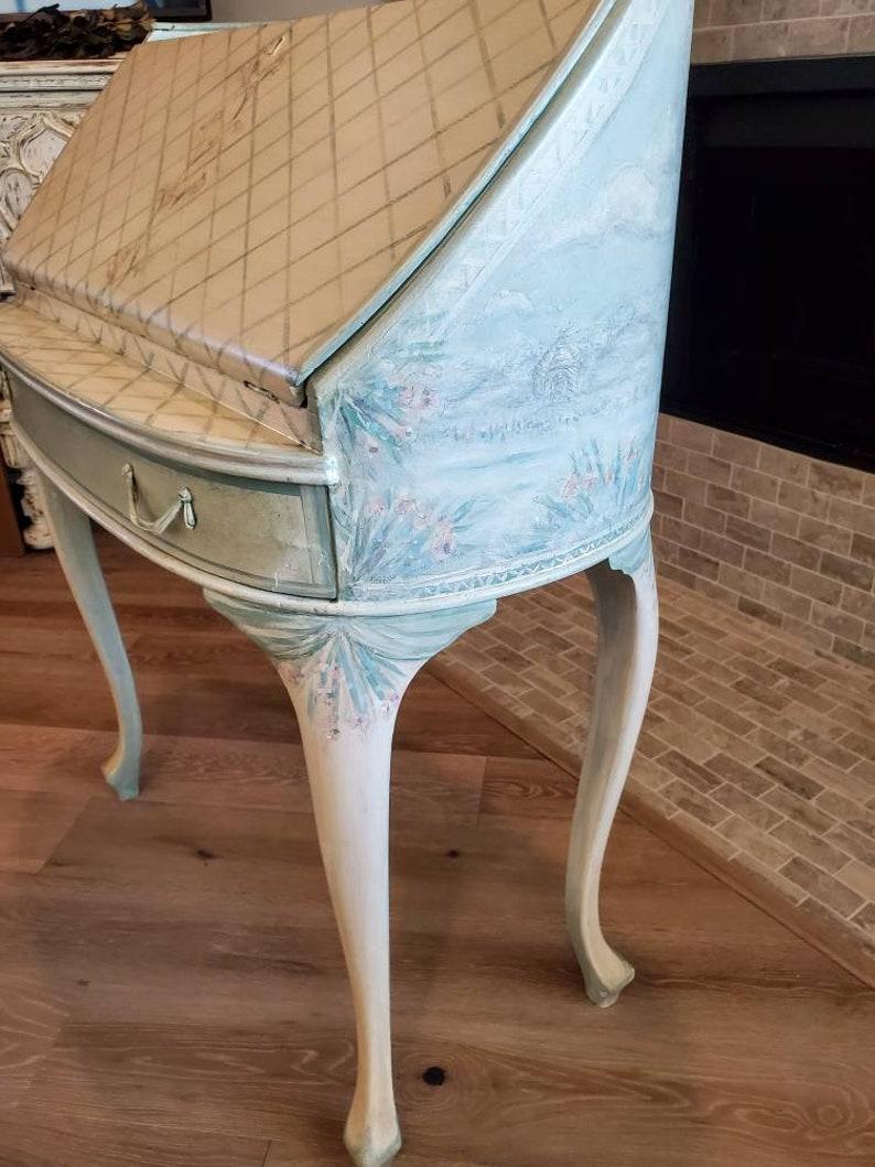 Vintage French Provincial Petit-Bureau de Dame In Good Condition In Forney, TX