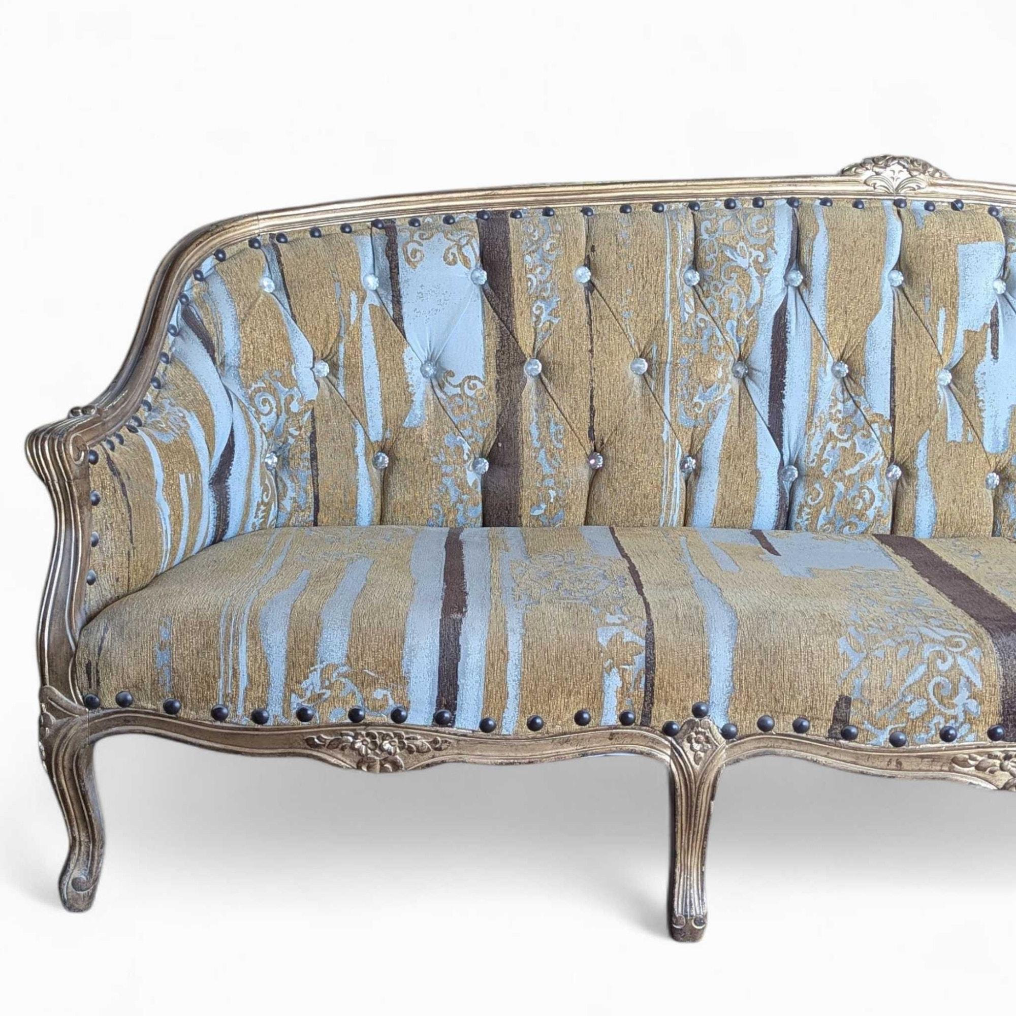 Vintage French Provincial Rococo Revival Settee, Circa 1950s, Tufted Back in vendita 4