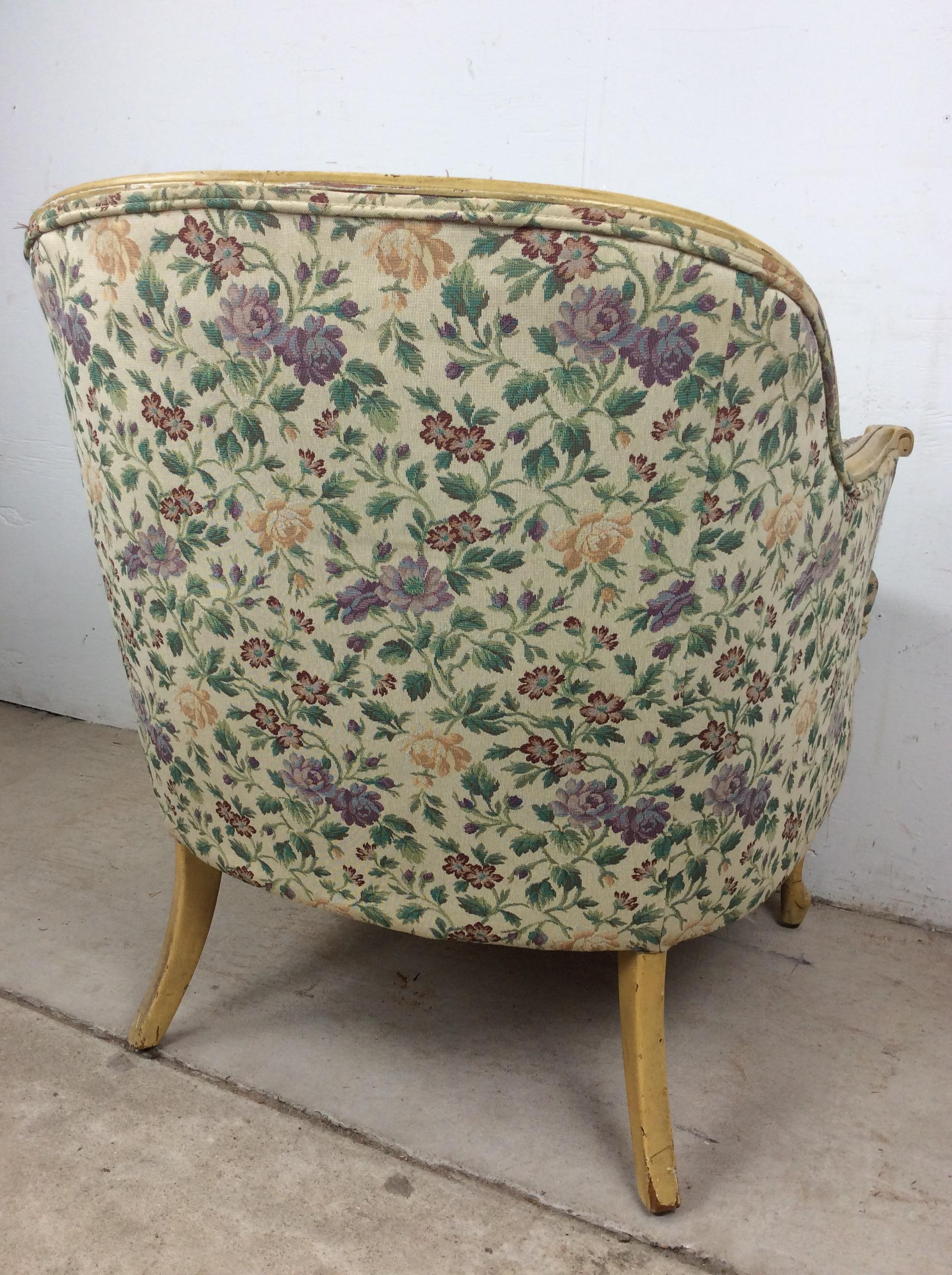 Vintage French Provincial Style Clubsessel mit getufteter Rückenlehne im Angebot 10