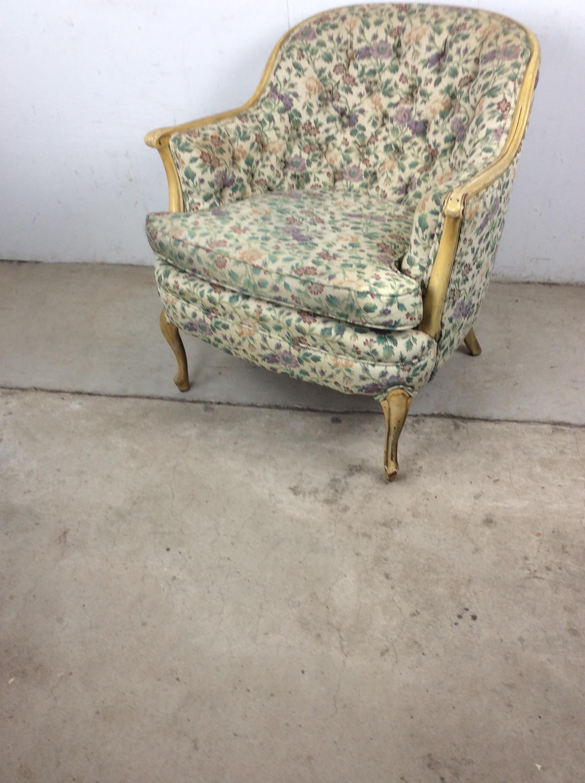 Vintage French Provincial Style Clubsessel mit getufteter Rückenlehne im Angebot 13