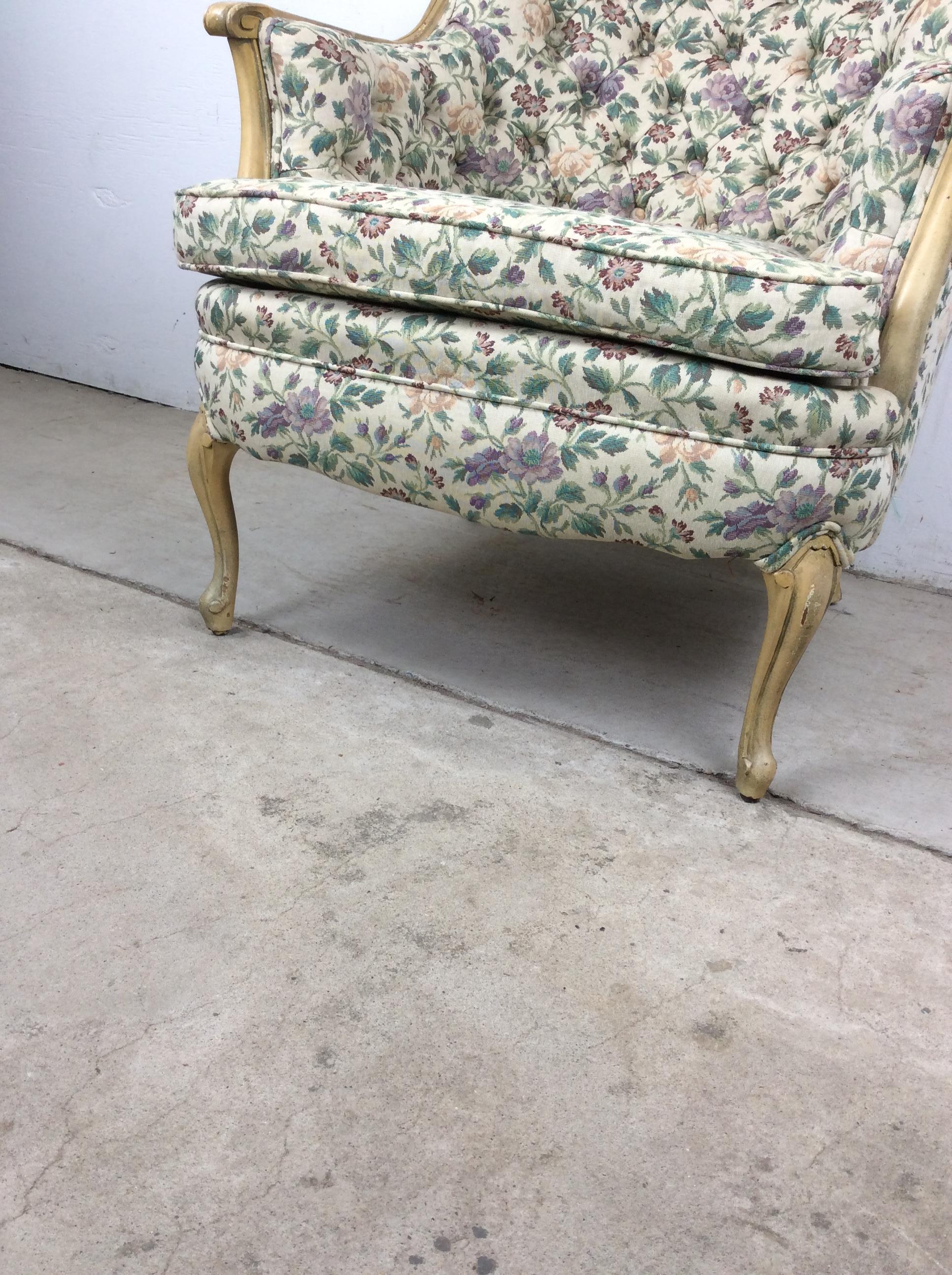 Stile provenzale Sedia Club in stile provinciale francese vintage con schienale imbottito in vendita