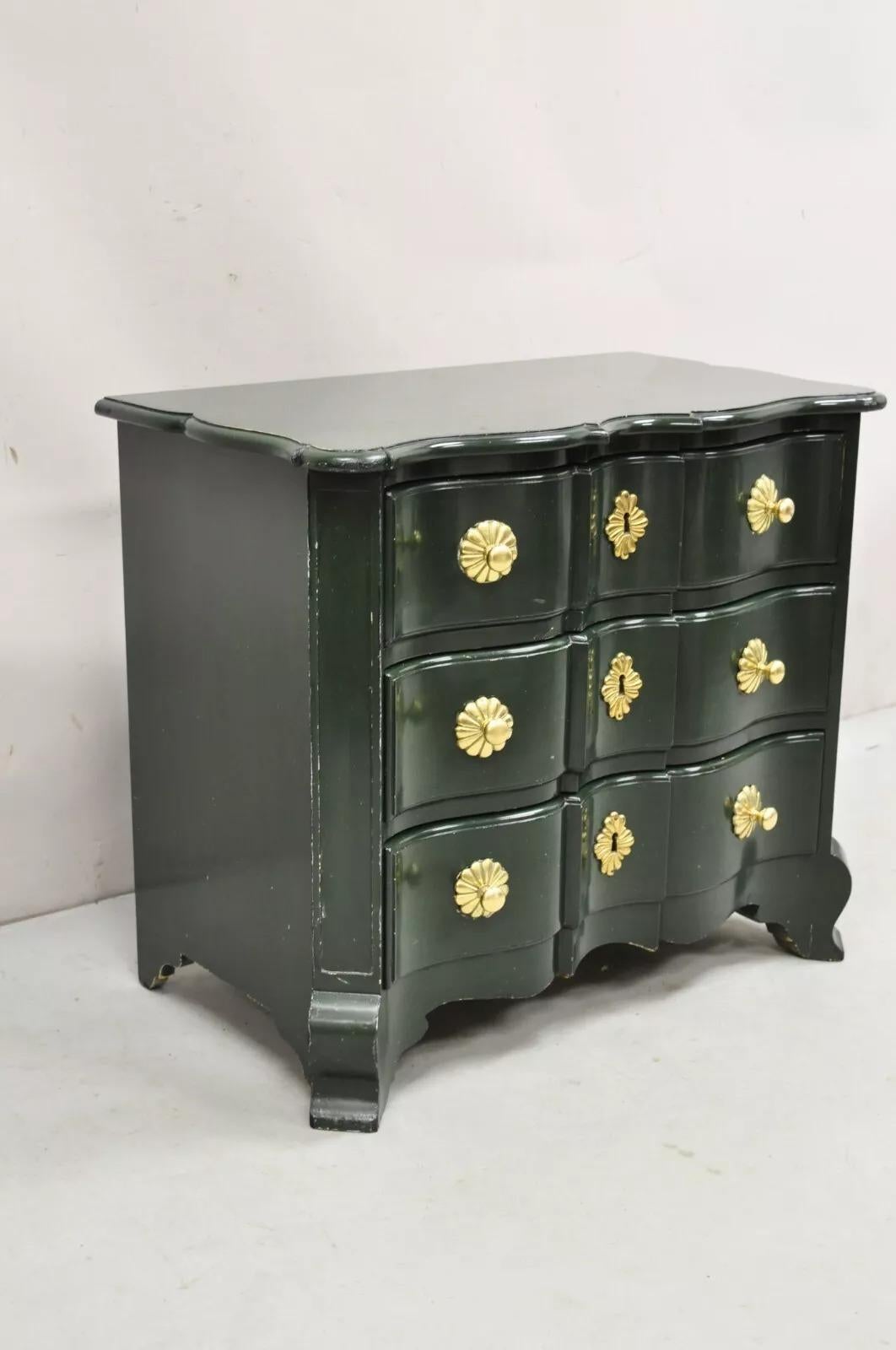 Vintage French Provincial Style Green Lacquer 3 Drawer Nightstand by Roundtree Country Reproductions. Item features 3 dovetailed drawers, solid brass hardware, original label, solid wood construction, quality American craftsmanship. Circa Mid 20th