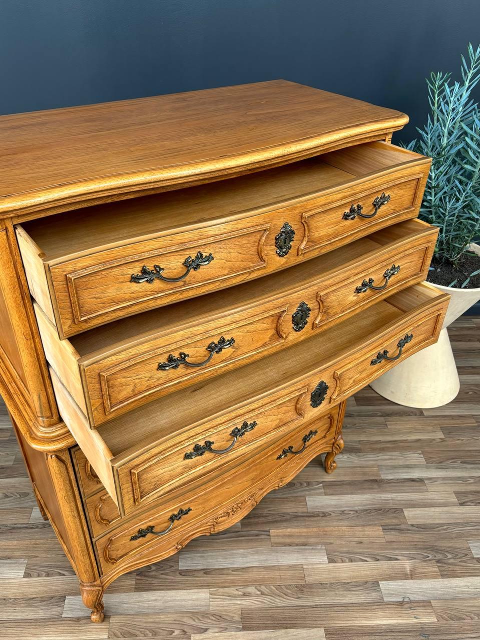 Vintage French Provincial Style Highboy Dresser In Good Condition For Sale In Los Angeles, CA
