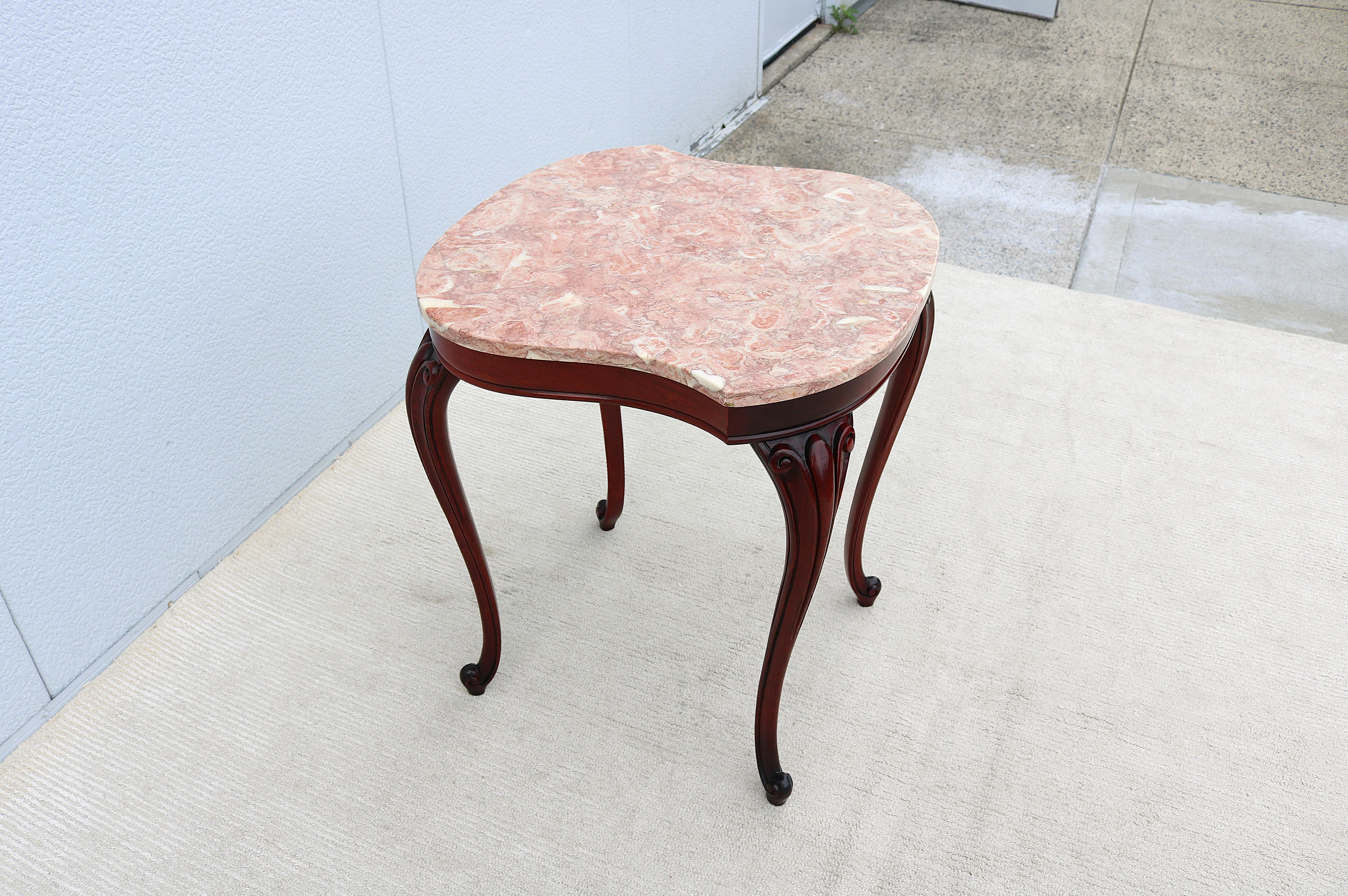 Tavolino alto in stile provinciale francese vintage in mogano e marmo rosa in vendita 5