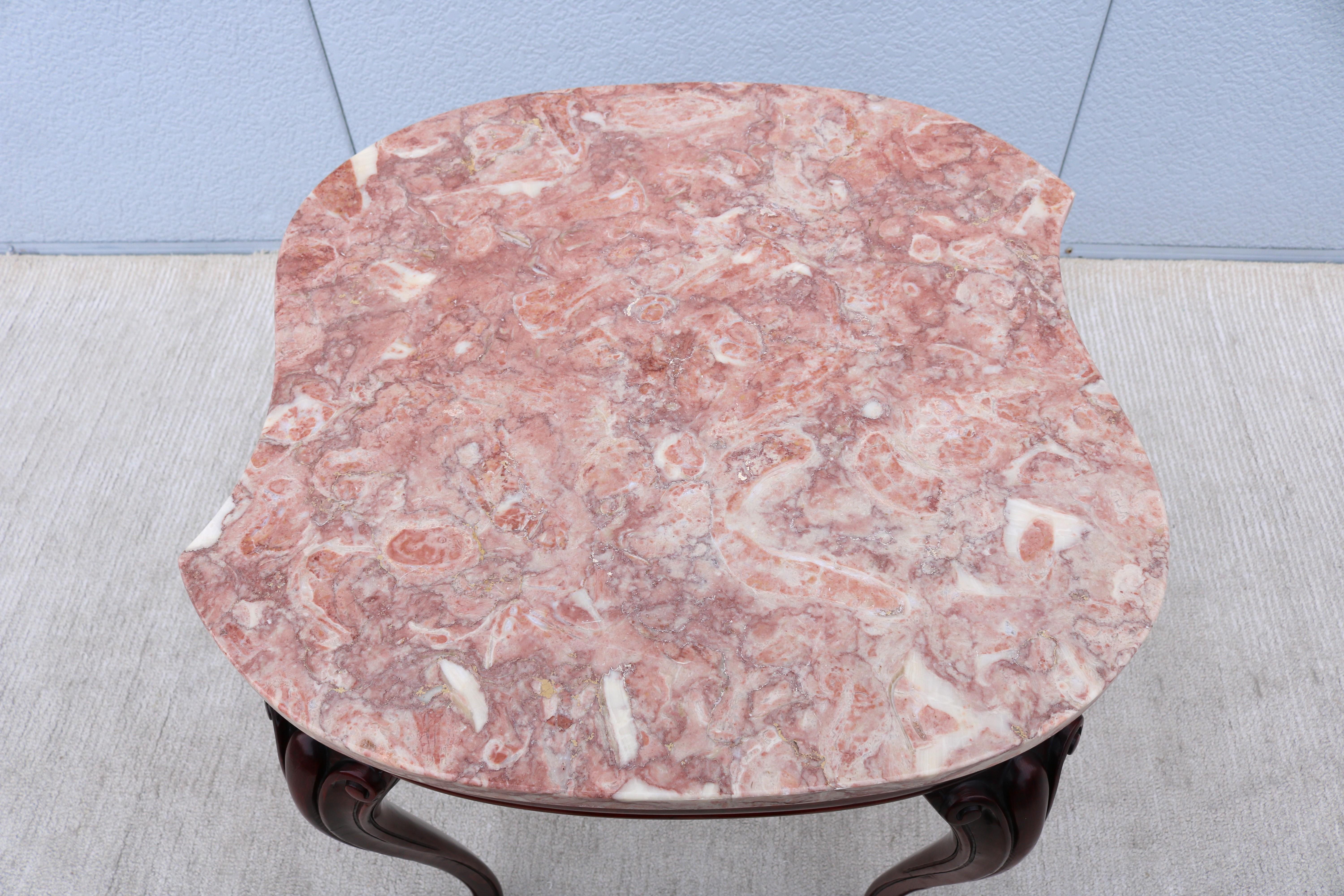 Tavolino alto in stile provinciale francese vintage in mogano e marmo rosa in vendita 8