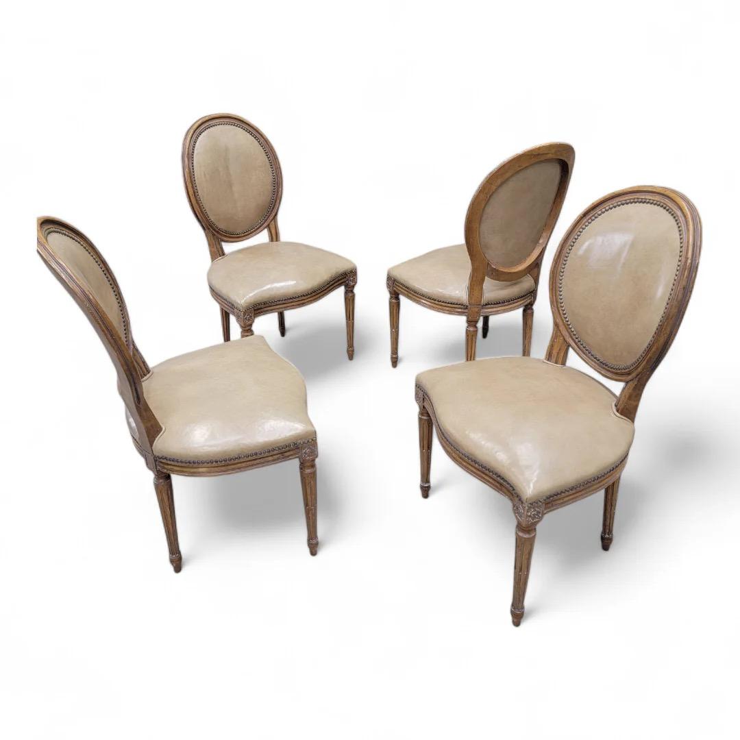 Vintage French Provincial Style Medallion Chairs By Baker In Leather, set of 4 For Sale 7