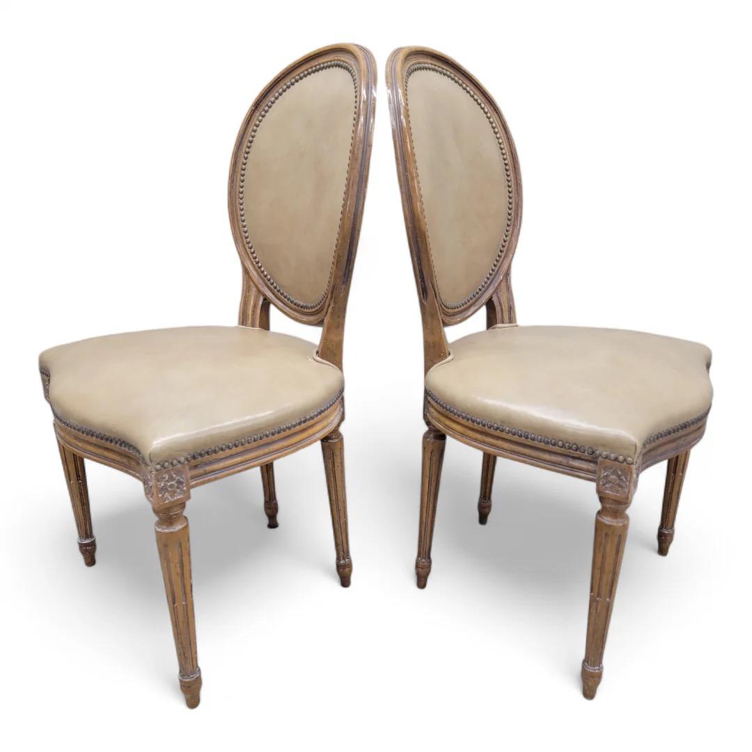 Vintage French Provincial Style Medallion Chairs By Baker In Leather, set of 4 For Sale 9