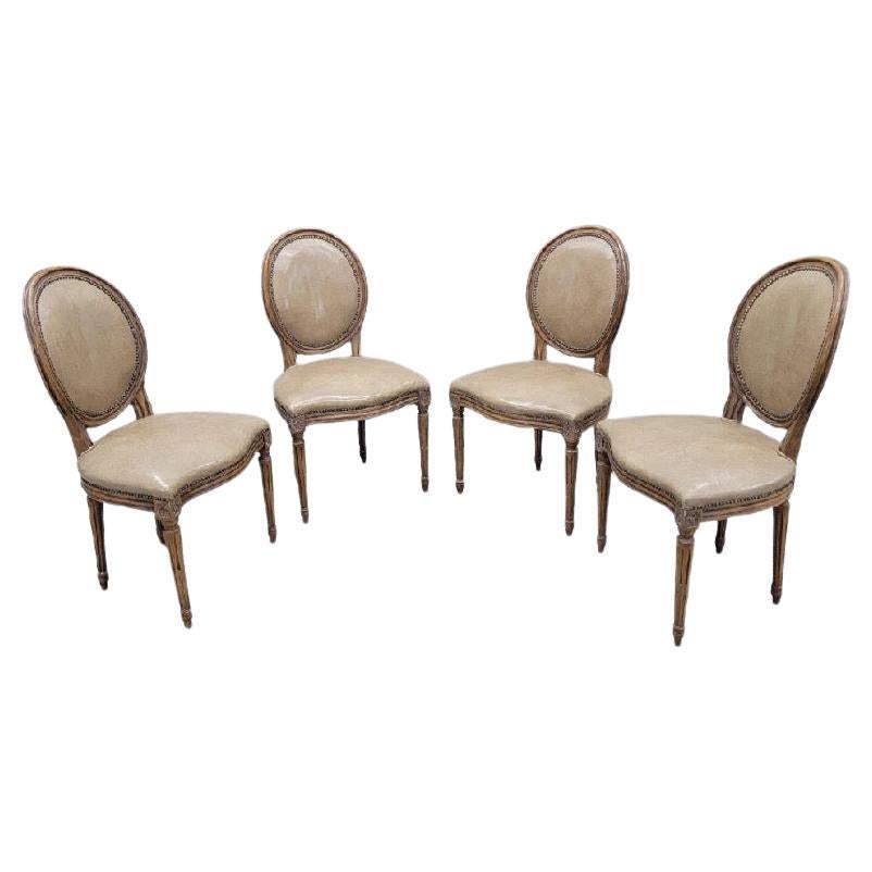 Vintage French Provincial Style Medallion Chairs By Baker In Leather, set of 4 For Sale