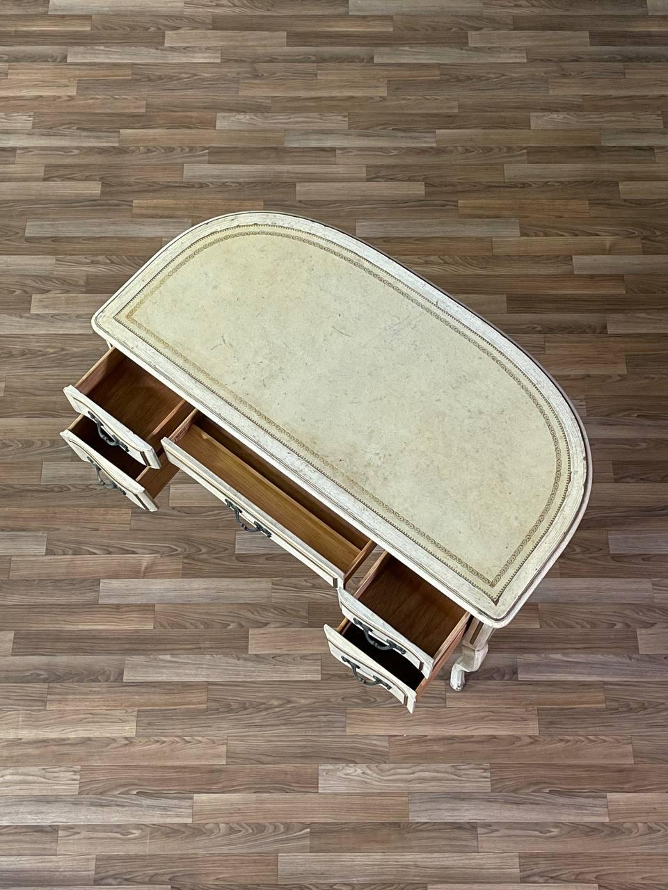 Vintage French Provincial Style Painted Writing Desk In Good Condition For Sale In Los Angeles, CA