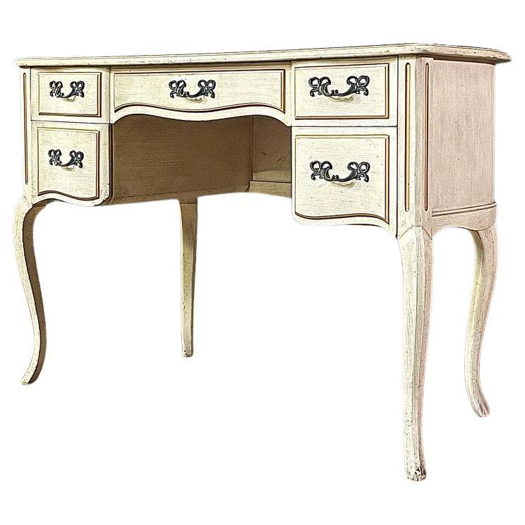 Bureau peint de style provincial français vintage