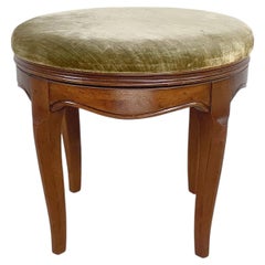 Tabouret pivotant de style provincial français vintage, en merisier ou en bois de fruitier, revêtement en velours Sage