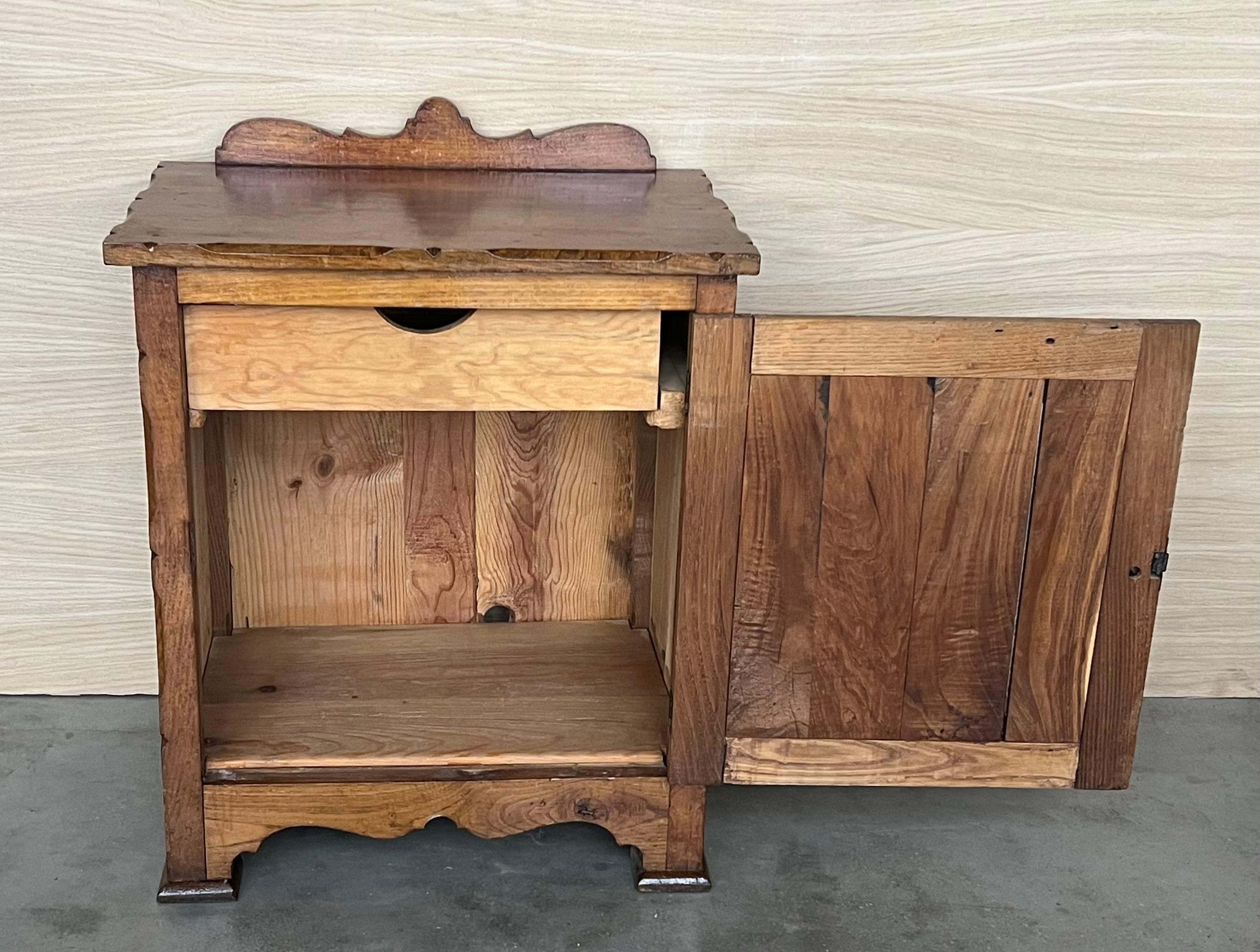 Vintage French Provincial Walnut Nightstands, 1920, Set of 2 For Sale 4