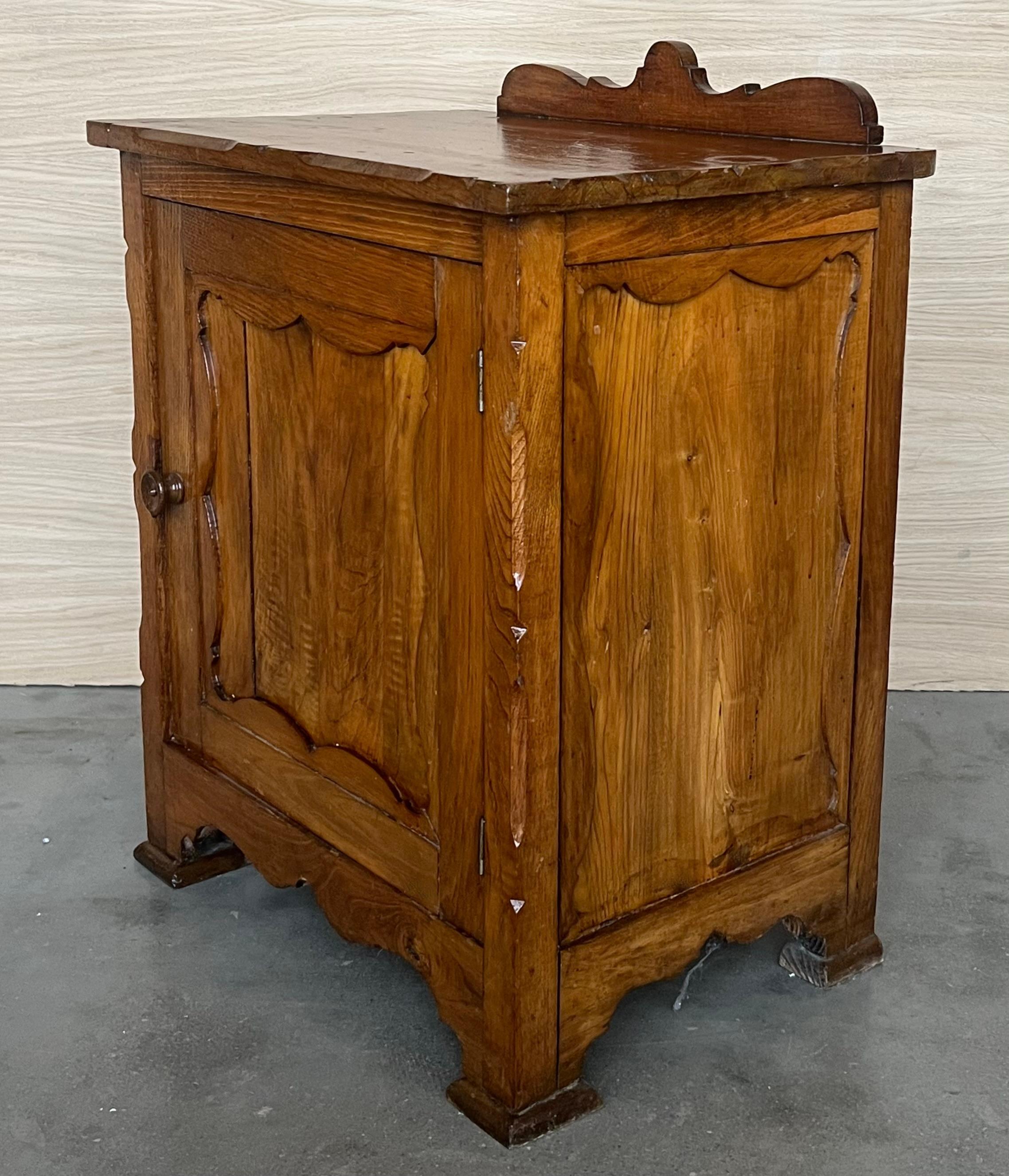 Vintage French Provincial Walnut Nightstands, 1920, Set of 2 For Sale 6