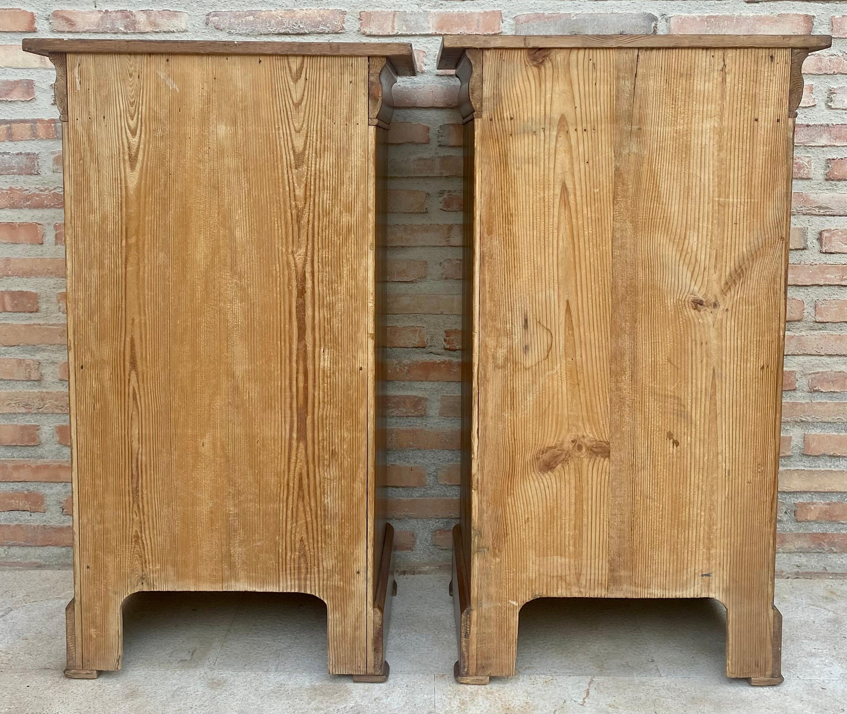 Vintage French Provincial Walnut Nightstands, 1920, Set of 2 For Sale 11