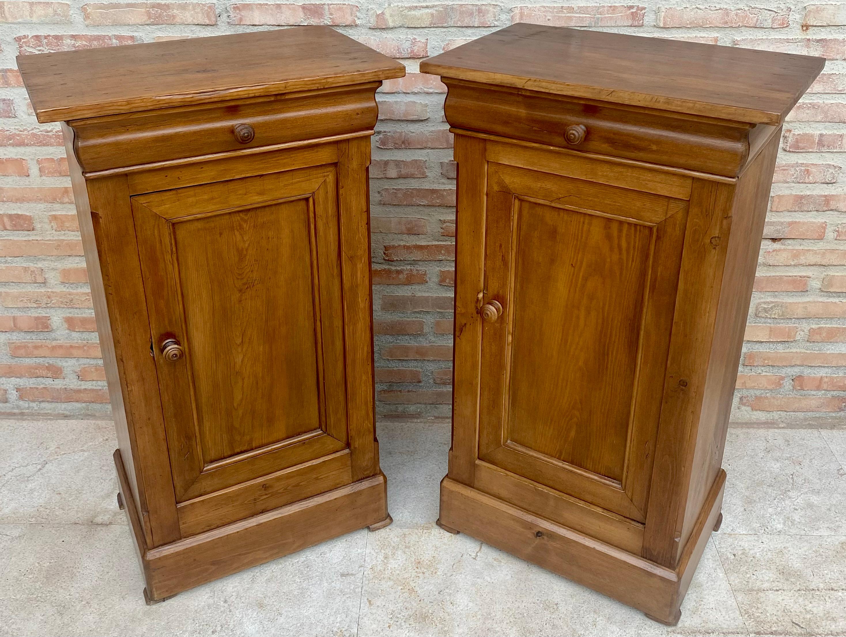 Wood Vintage French Provincial Walnut Nightstands, 1920, Set of 2 For Sale