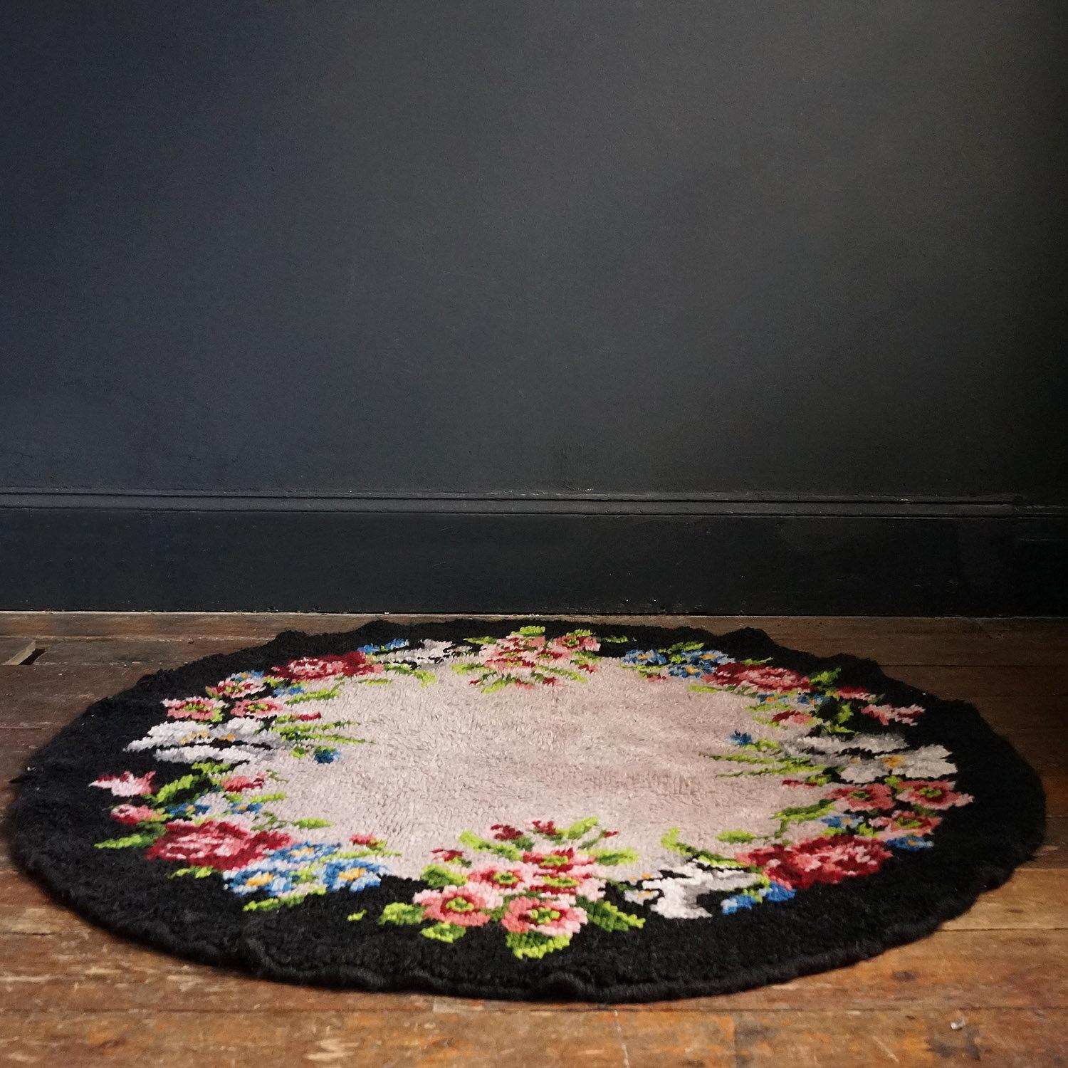 Vintage French Pure Wool Handmade Latch Hook Floral Rug, 1940s 1