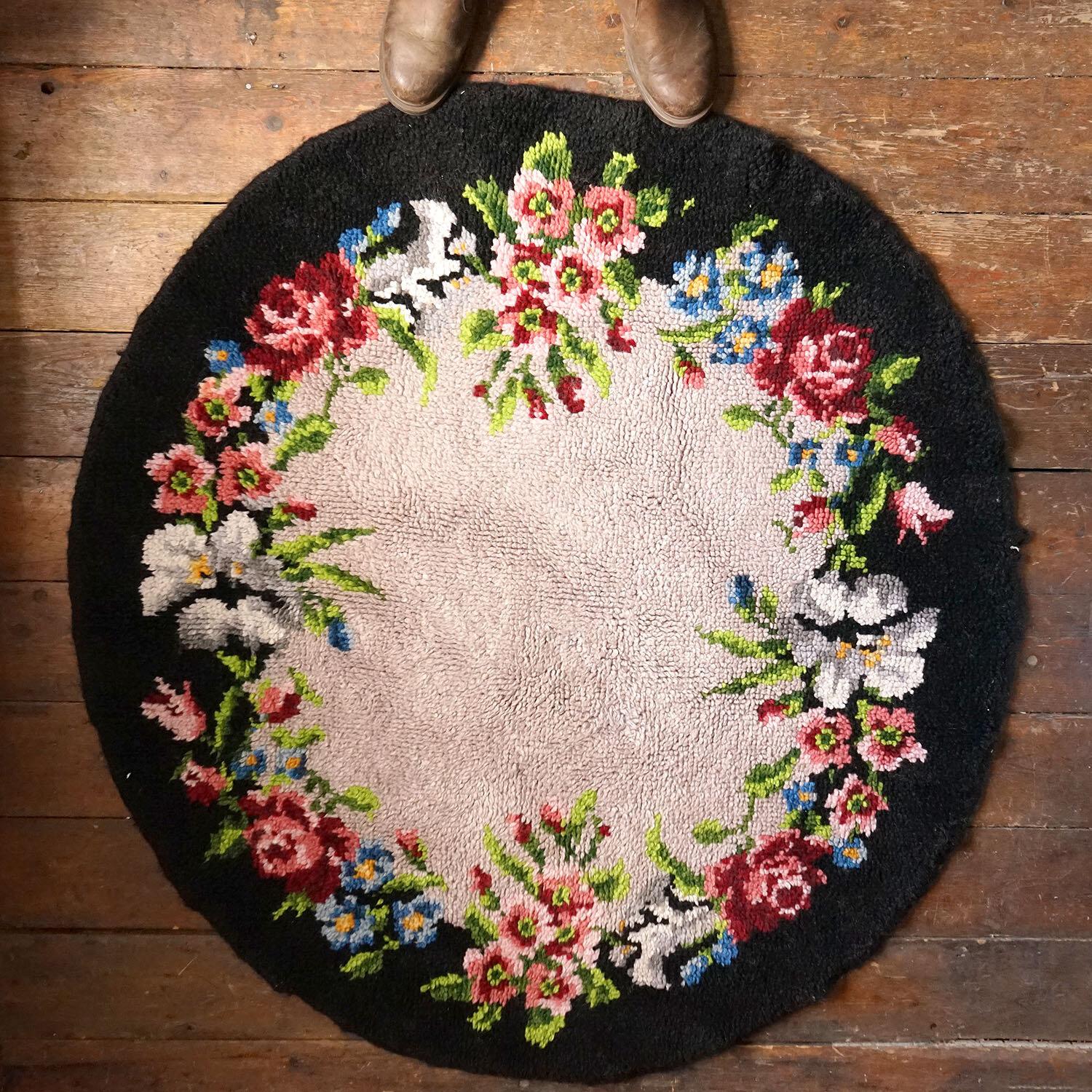 Vintage French Pure Wool Handmade Latch Hook Floral Rug, 1940s 2
