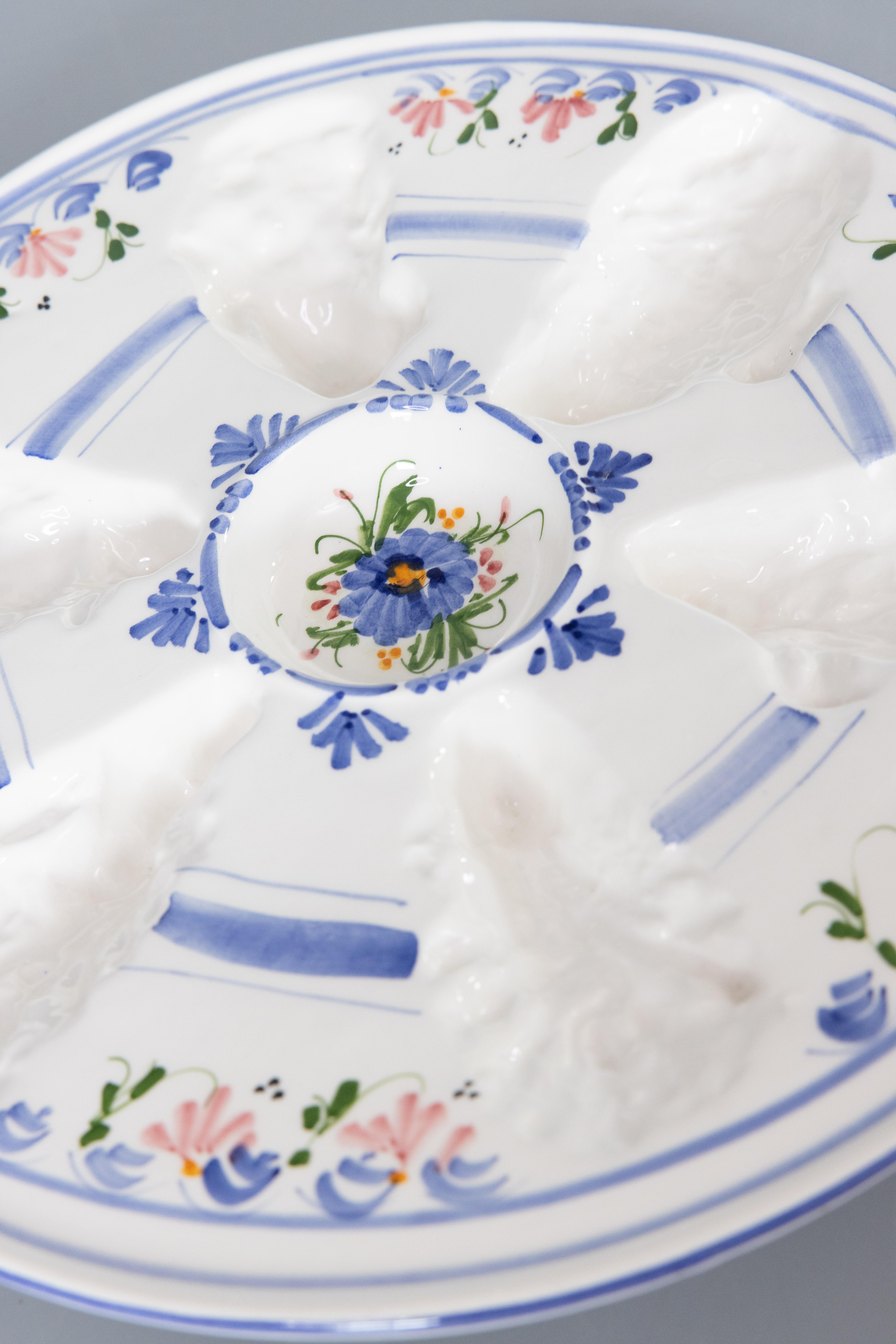 Französische Vintage-Austernteller aus blauer und weißer Fayence im Quimper-Stil im Quimper-Stil, um 1940 im Zustand „Gut“ im Angebot in Pearland, TX