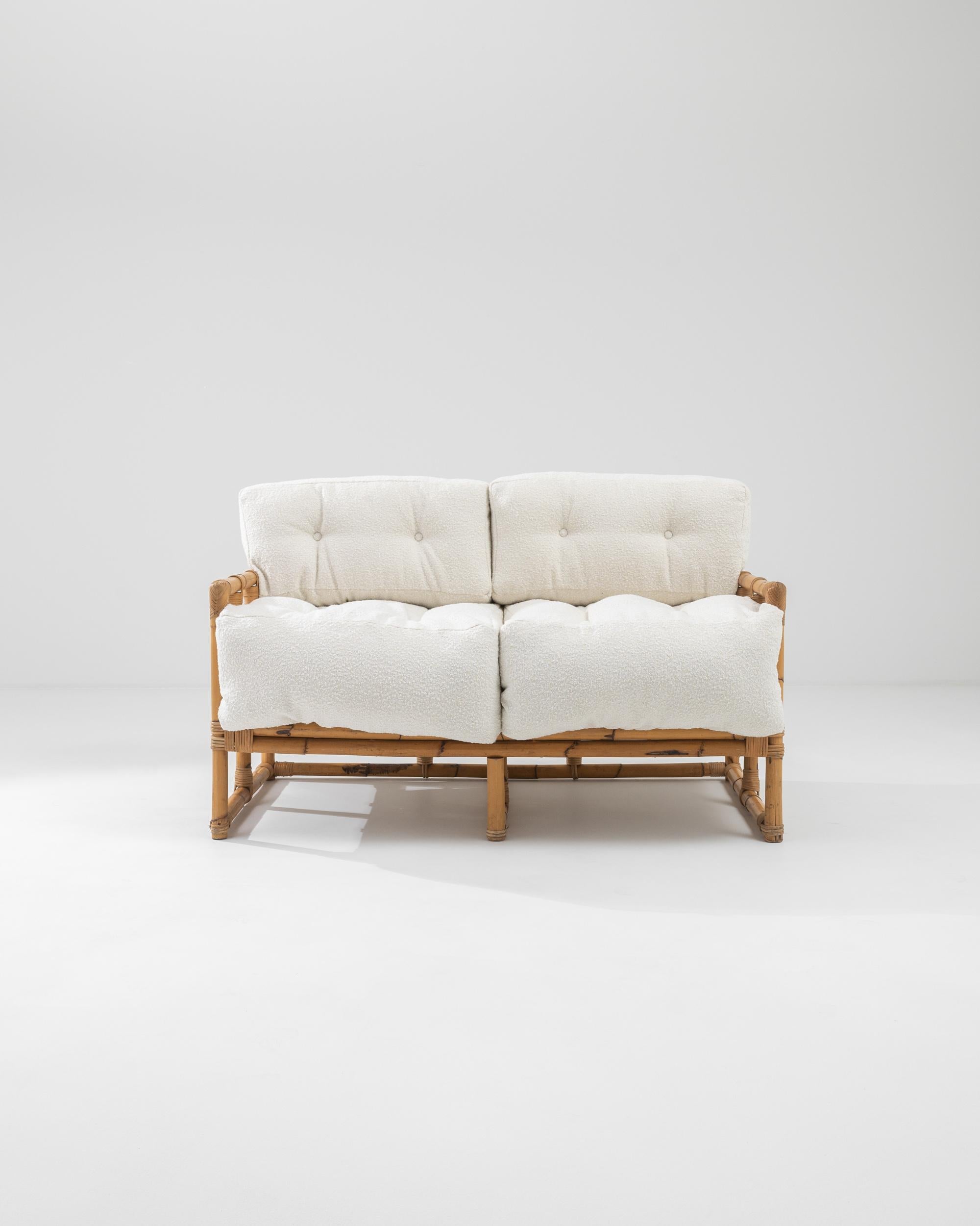 Französisches Rattan-Boucle-Sofa (Moderne der Mitte des Jahrhunderts) im Angebot