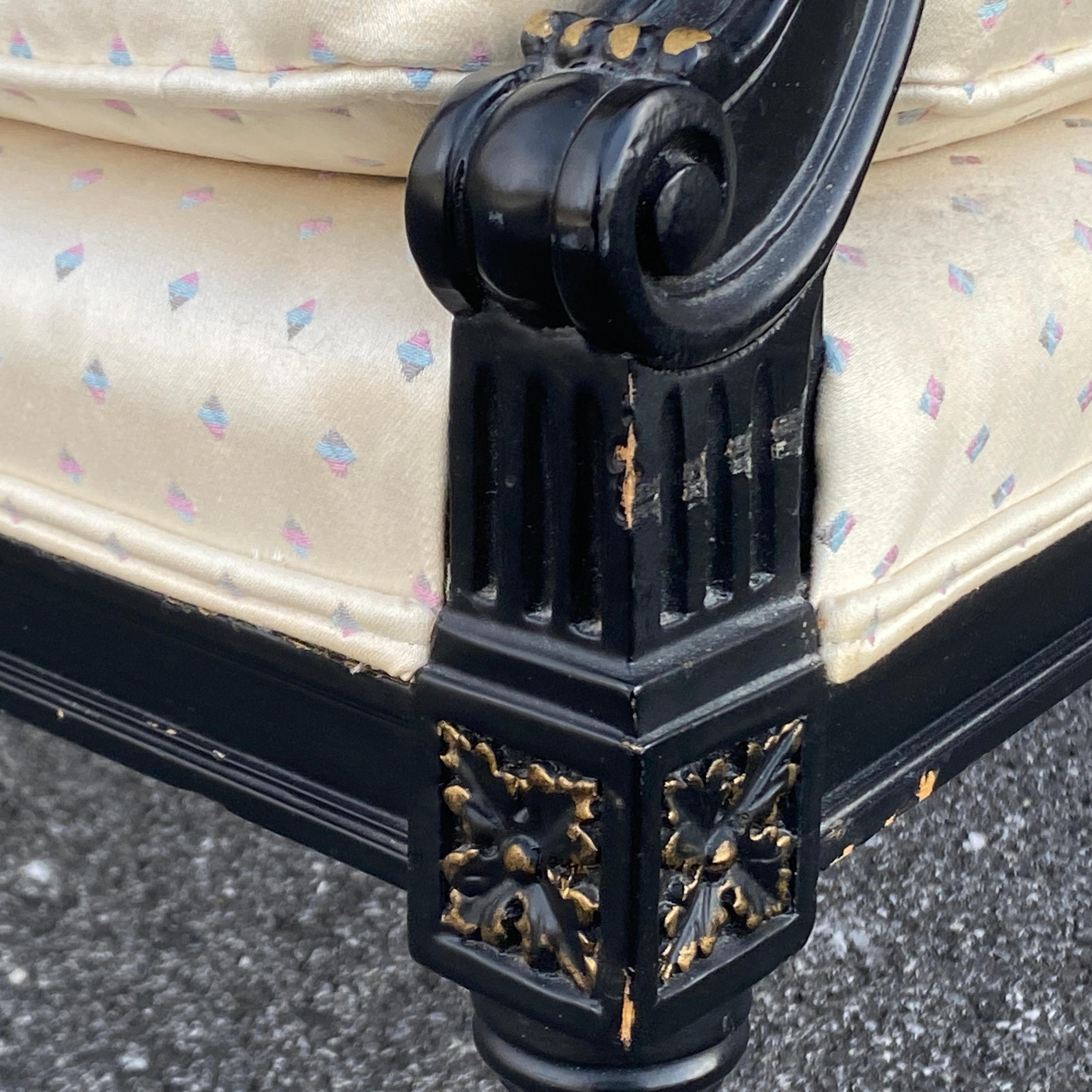 Banc vintage de style Régence française Louis XVI en bois ébénisé 9