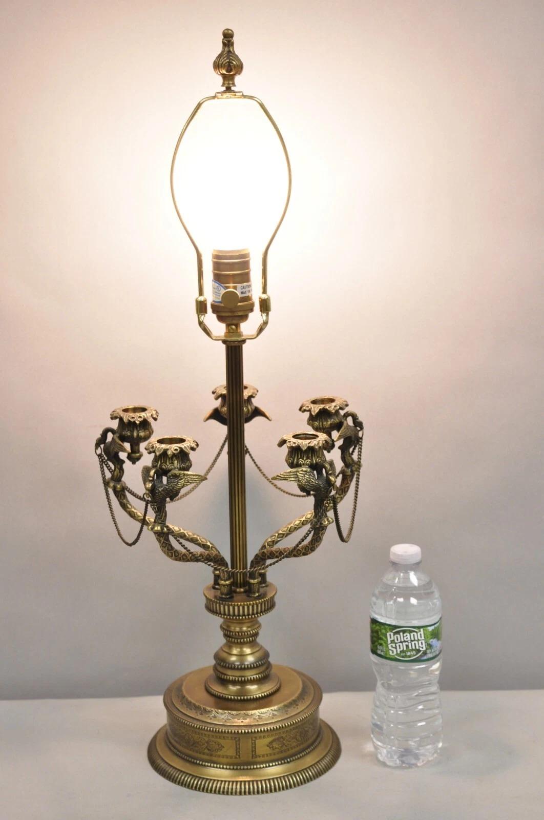 Lámparas de sobremesa vintage de cisnes de latón estilo Regencia Francesa - un par Desconocido en venta