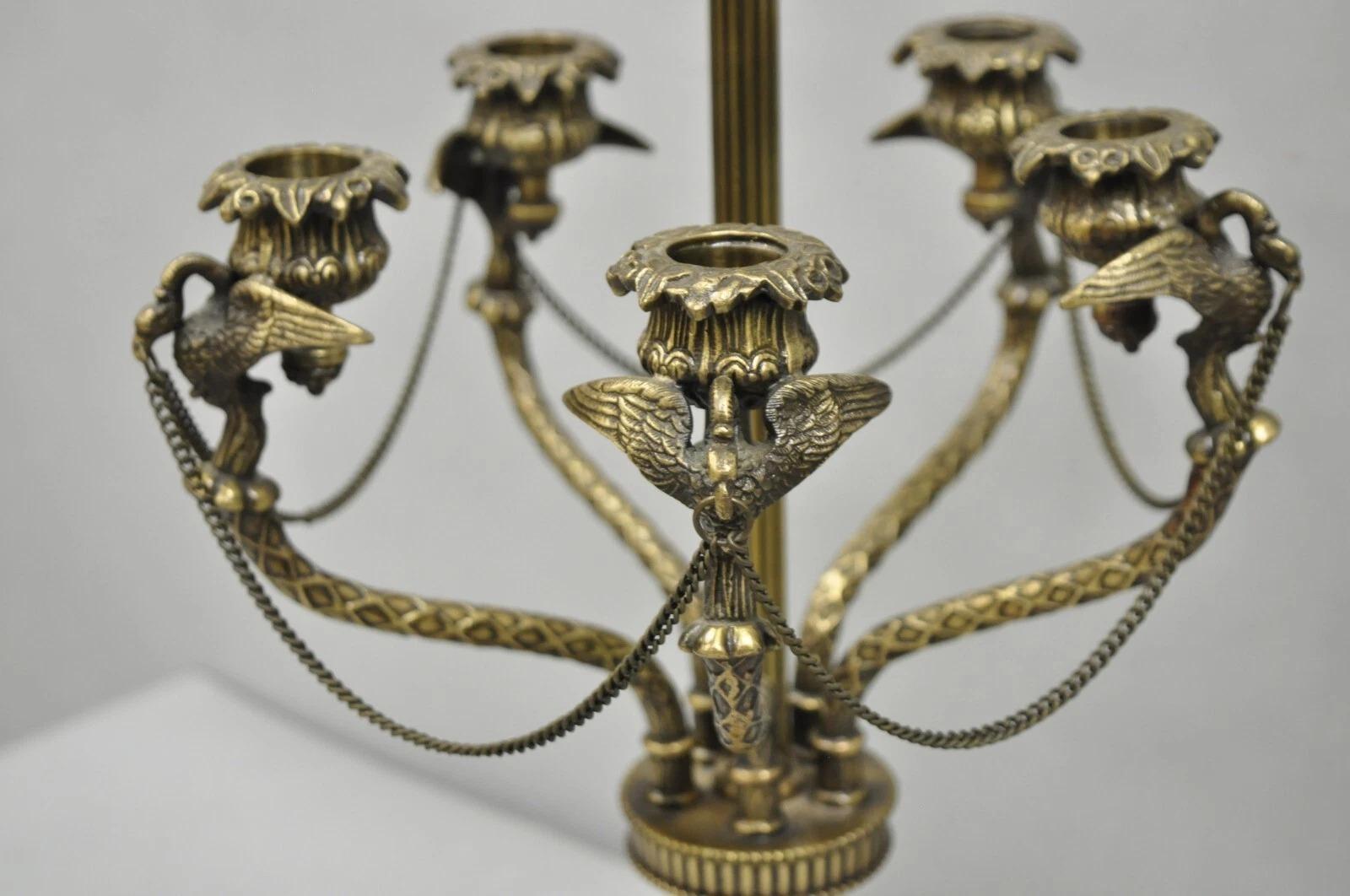 Lámparas de sobremesa vintage de cisnes de latón estilo Regencia Francesa - un par siglo XX en venta