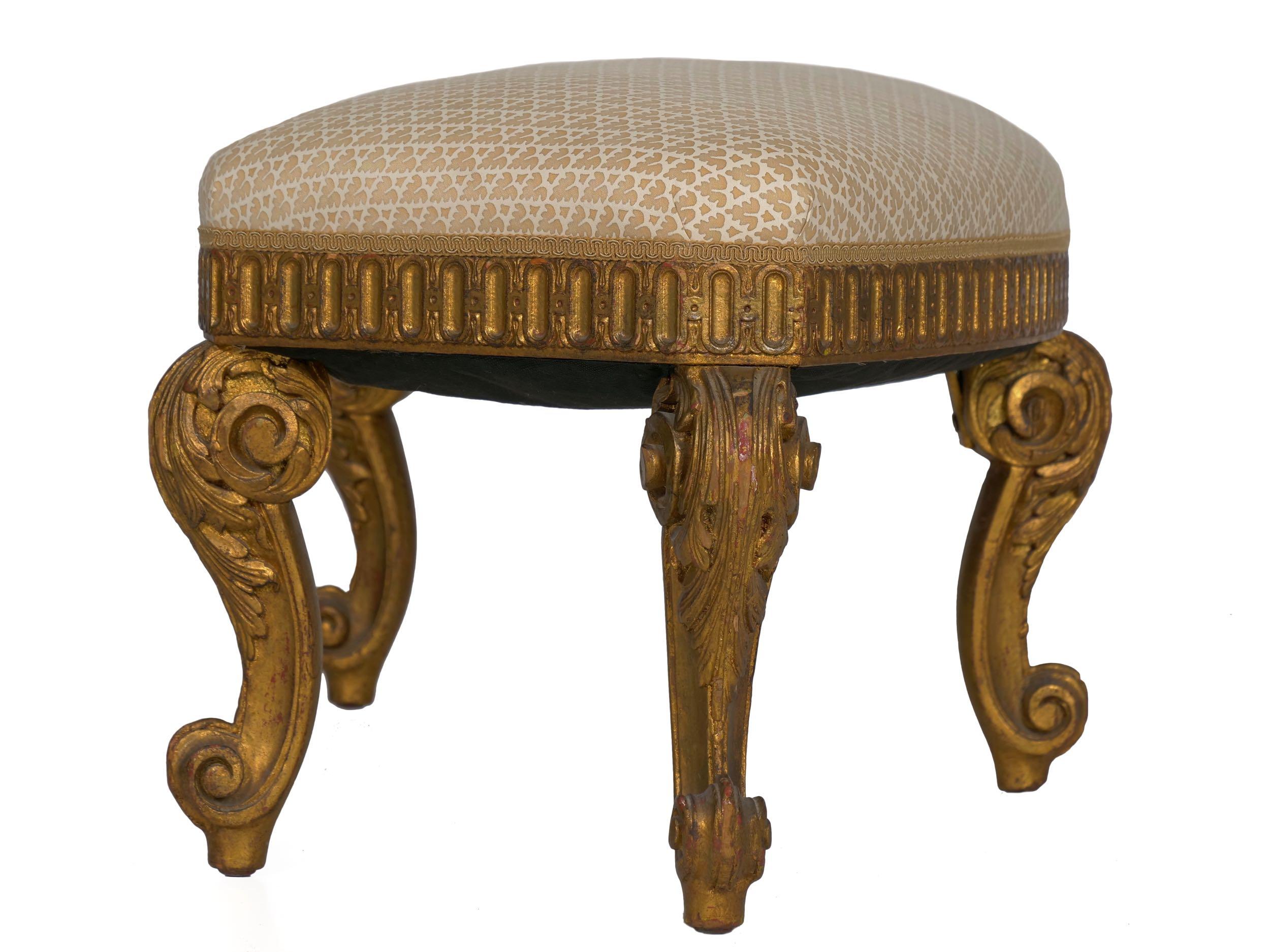 Vintage French Regency Style Carved Giltwood Foot Stool Bench, 20th Century In Good Condition In Shippensburg, PA