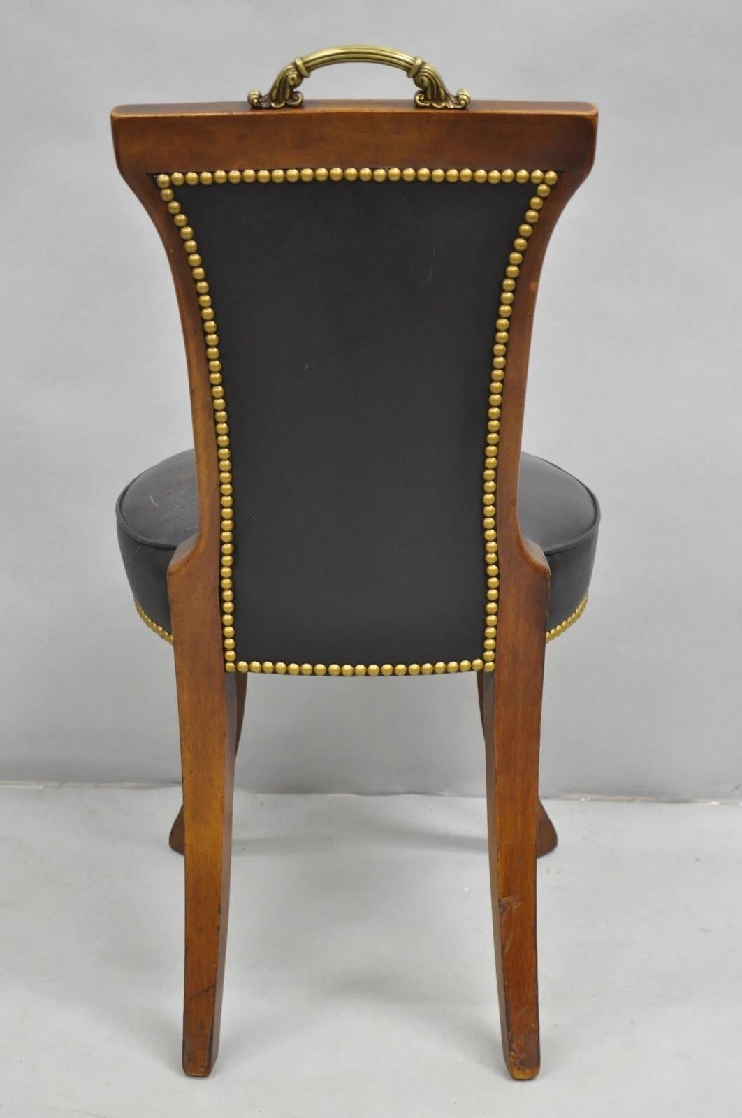 Sedia con gambe a sciabola in mogano nero intagliato in stile Regency francese d'epoca in vendita 4