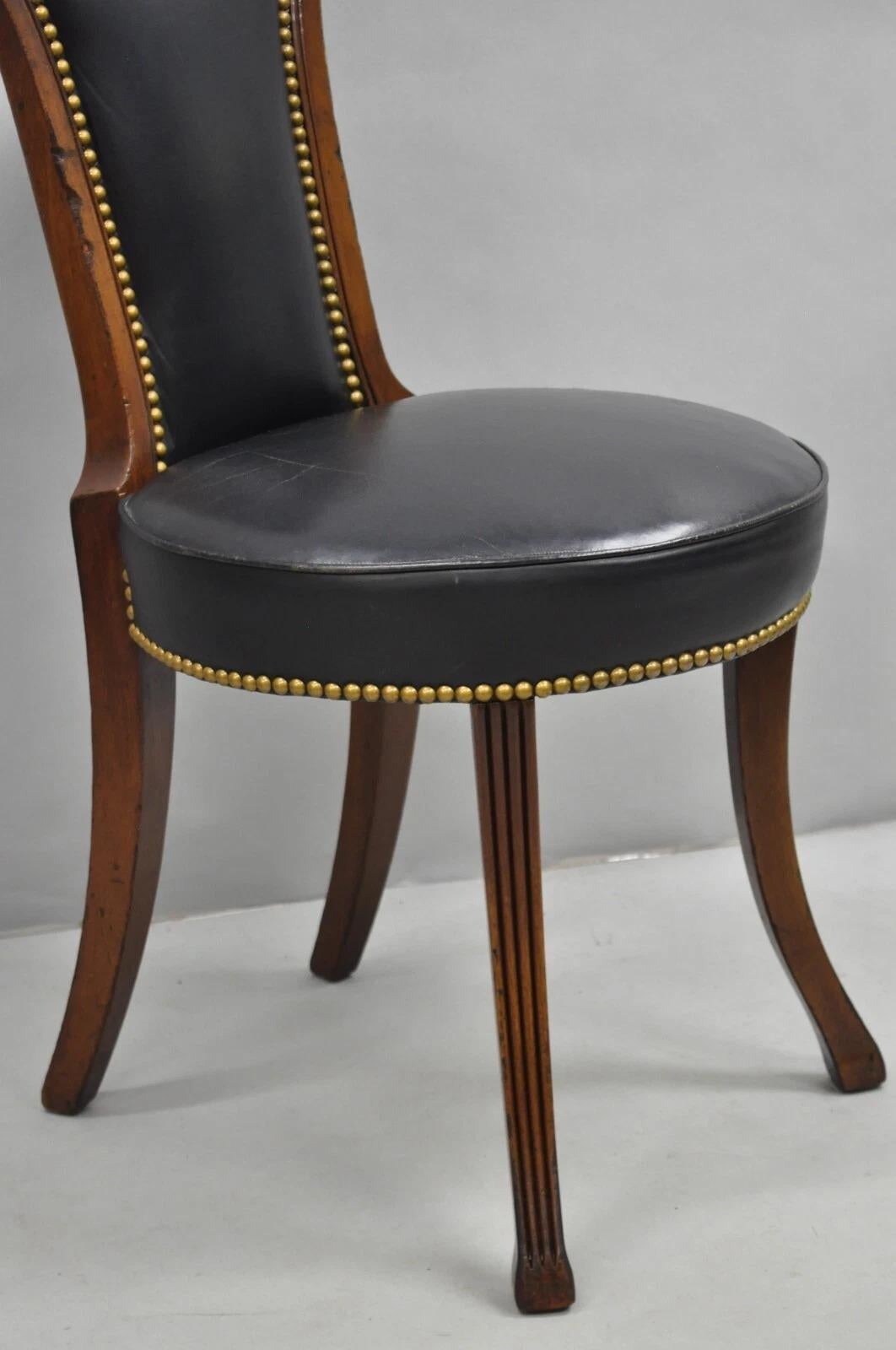 Sedia con gambe a sciabola in mogano nero intagliato in stile Regency francese d'epoca in vendita 6