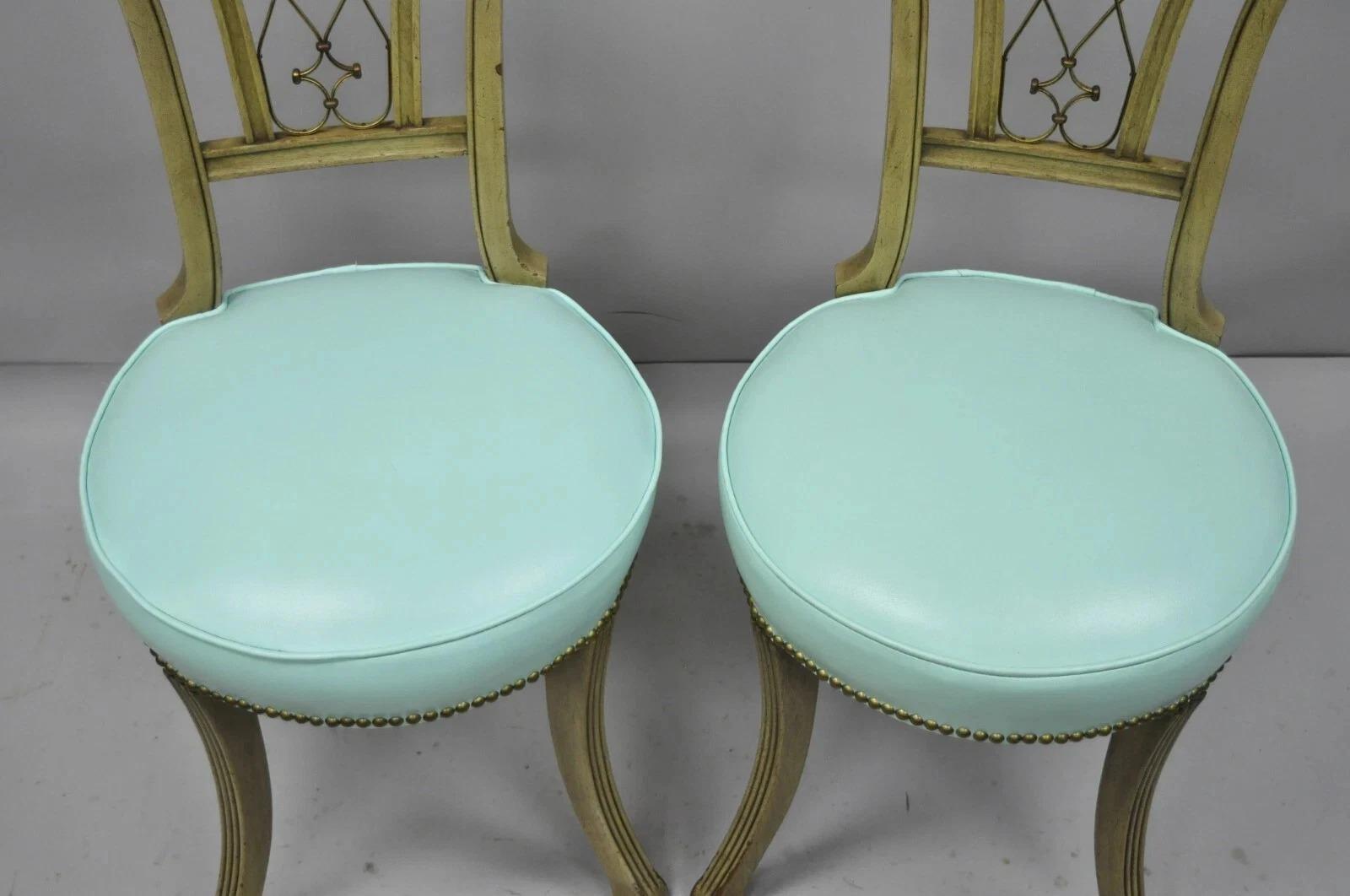 Sconosciuto Sedie laterali in mogano in stile Reggenza francese vintage con maniglie in ottone - una coppia in vendita