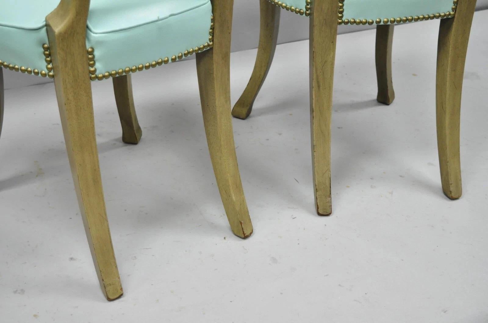 Sedie laterali in mogano in stile Reggenza francese vintage con maniglie in ottone - una coppia in vendita 1