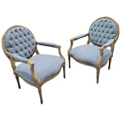 Fauteuils à dossier médaillon de style Régence française d'après Henredon