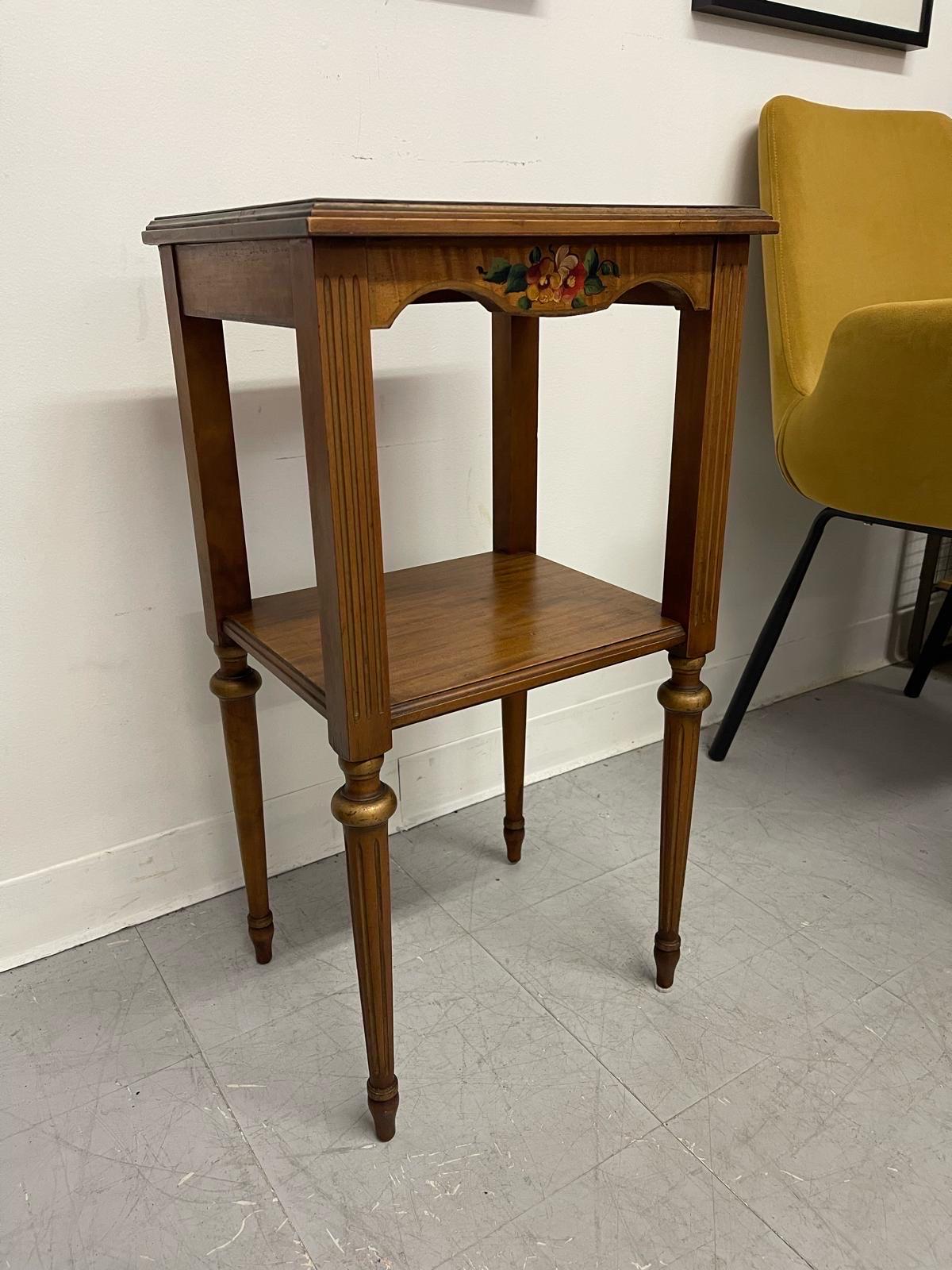 Vintage French Regency Style Side Table With Hand Painted Motif. In Good Condition For Sale In Seattle, WA