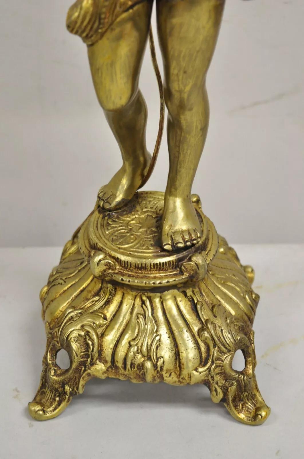 Vintage French Renaissance Brass Rococo Gold Figural Cherub Putti Table Lamp In Good Condition For Sale In Philadelphia, PA