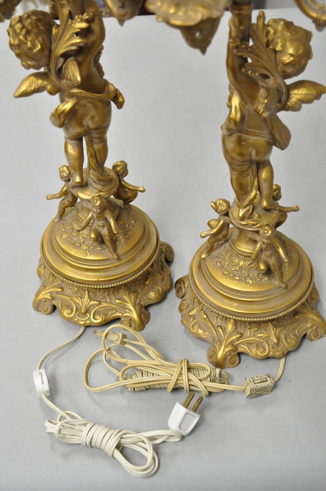 Lampada da tavolo a candelabro d'oro francese rinascimentale Luigi XV - una coppia in vendita 4