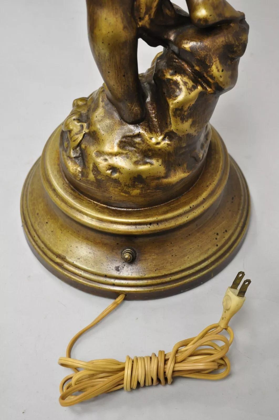 Lámpara de sobremesa Vintage French Renaissance Metal Figural Girl Cherub Putti Candelabra en venta 4