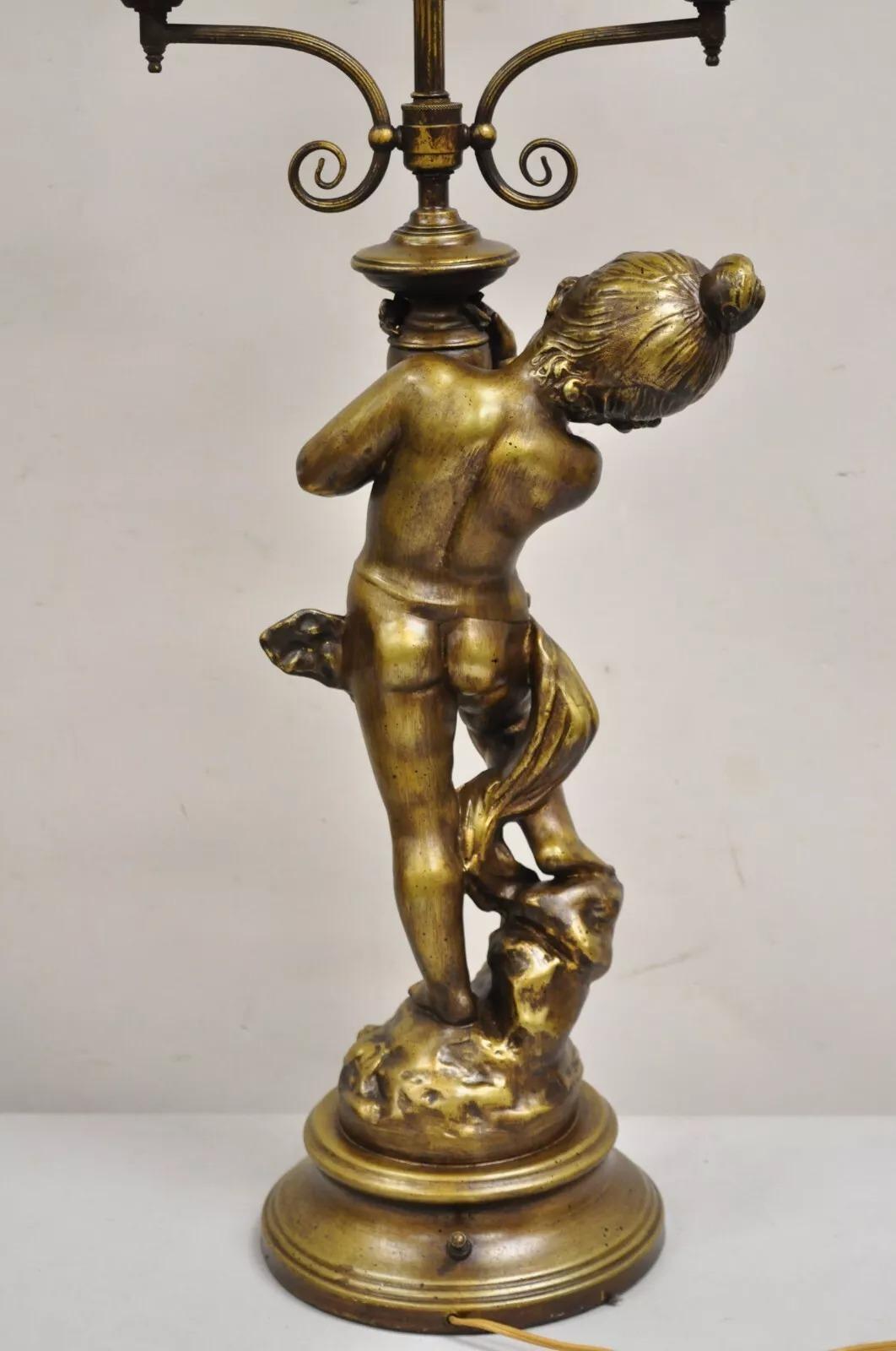 Lámpara de sobremesa Vintage French Renaissance Metal Figural Girl Cherub Putti Candelabra en venta 5
