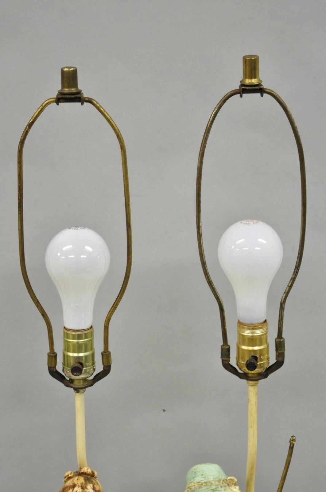 Lampe de table figurative garçon et fille en métal French Renaissance - une paire en vente 5