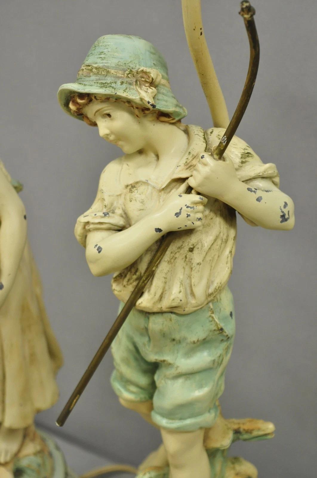 Métal Lampe de table figurative garçon et fille en métal French Renaissance - une paire en vente