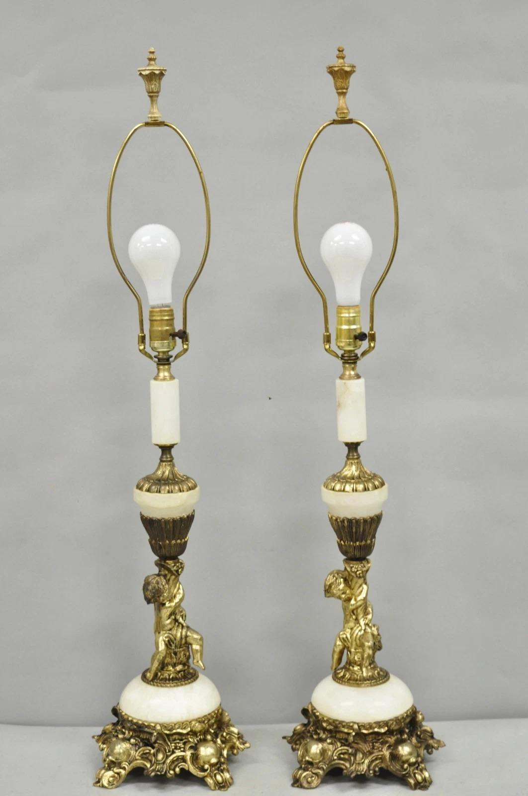 Paire de lampes de table en albâtre et laiton avec chérubin, Vintage French Rococo Renaissance - une paire en vente 6